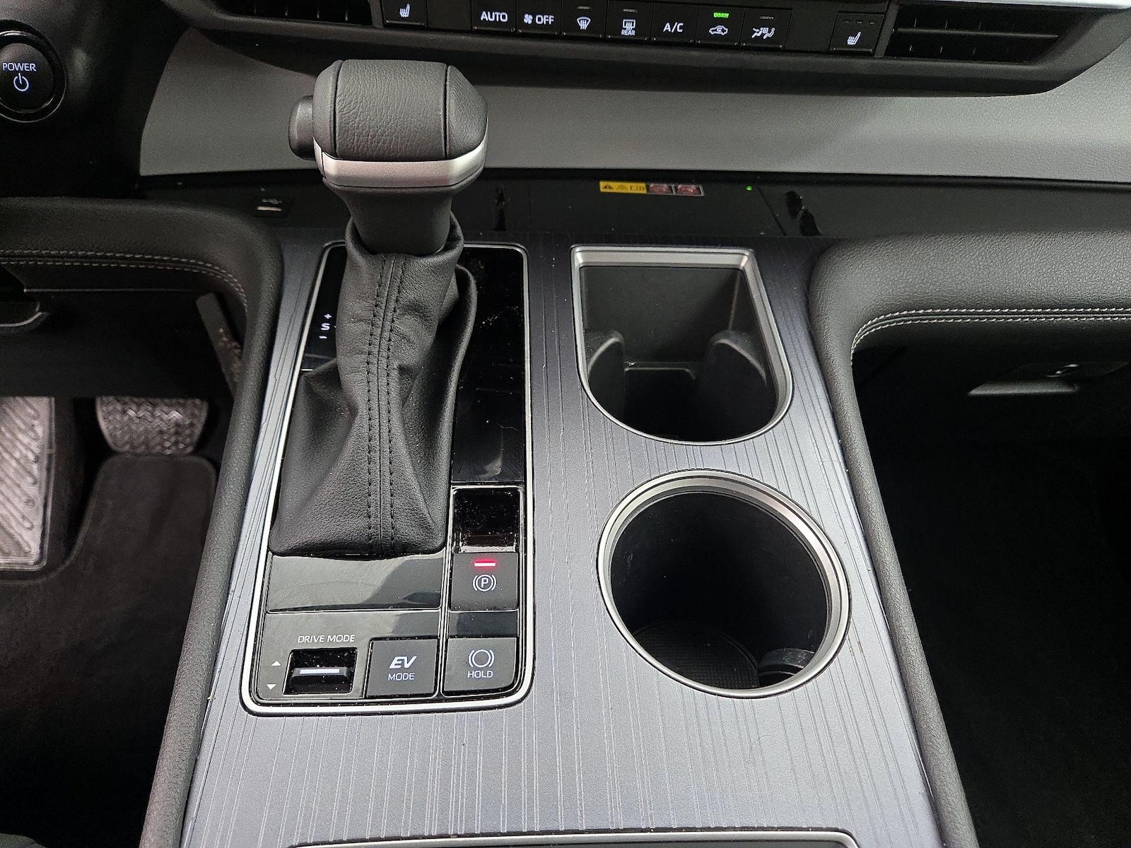 2026 Toyota Sienna XLE - Photo 18