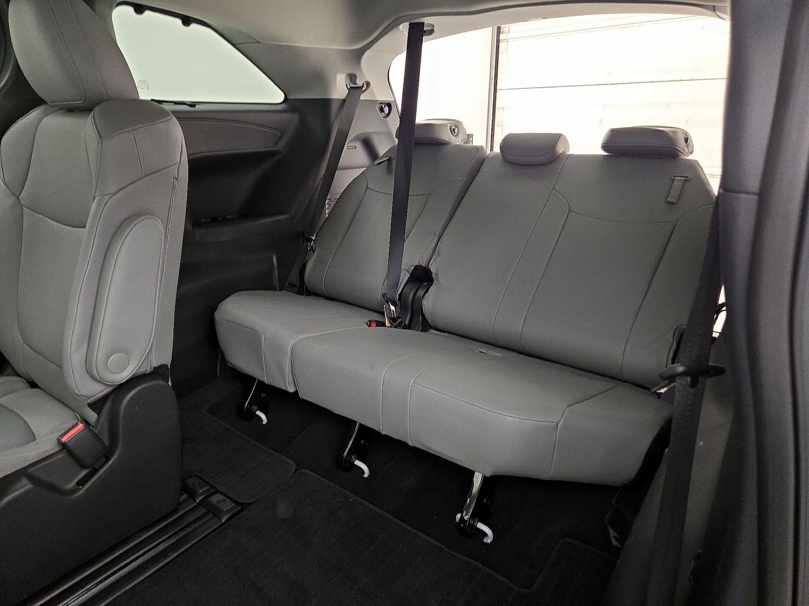 2026 Toyota Sienna XLE - Photo 21