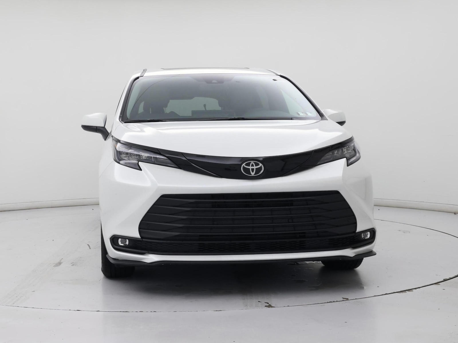 2026 Toyota Sienna XLE - Photo 6