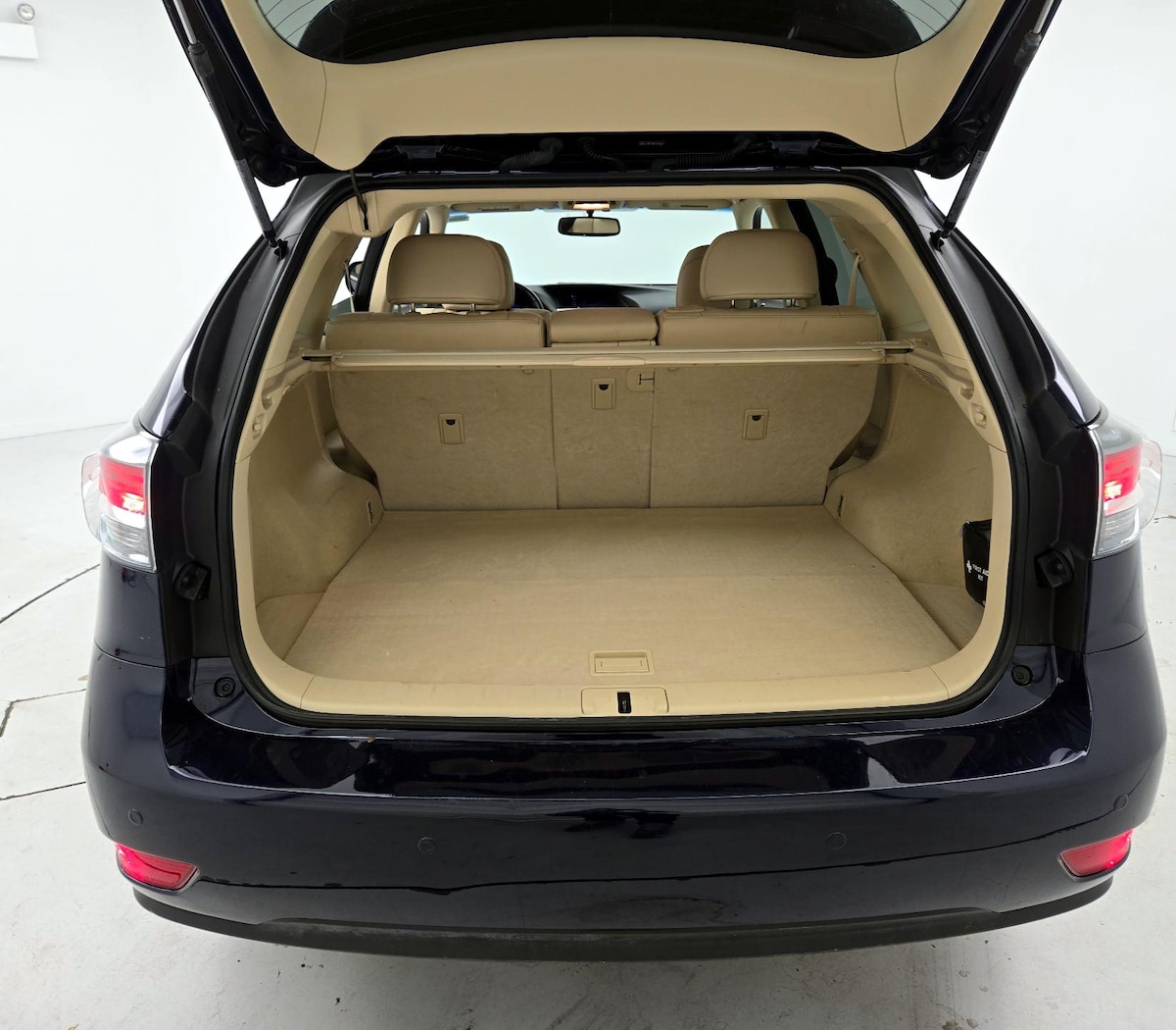 Trunk/Cargo (Seats Up)