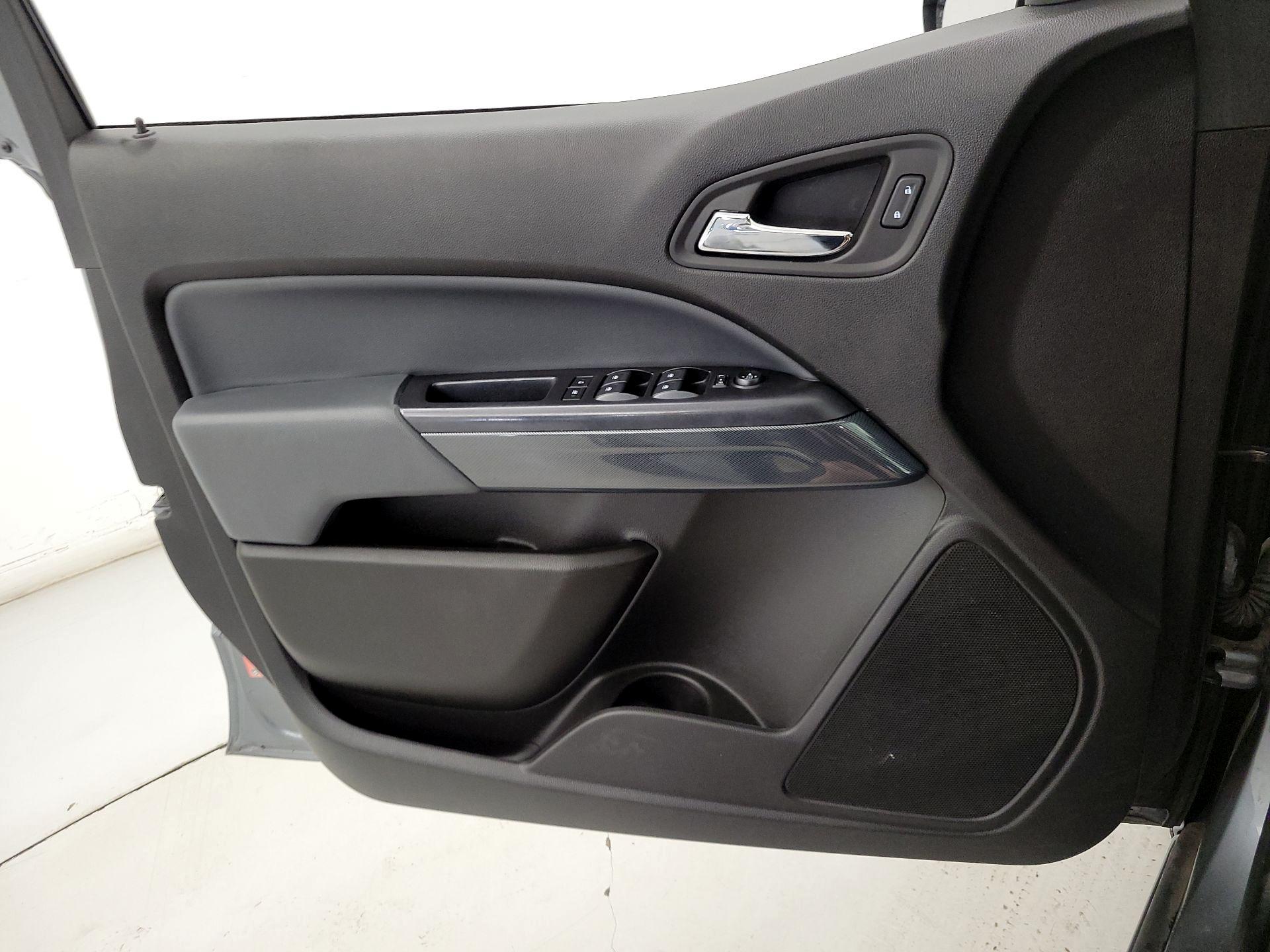Thumbnail: 2020 Chevrolet Colorado - 12