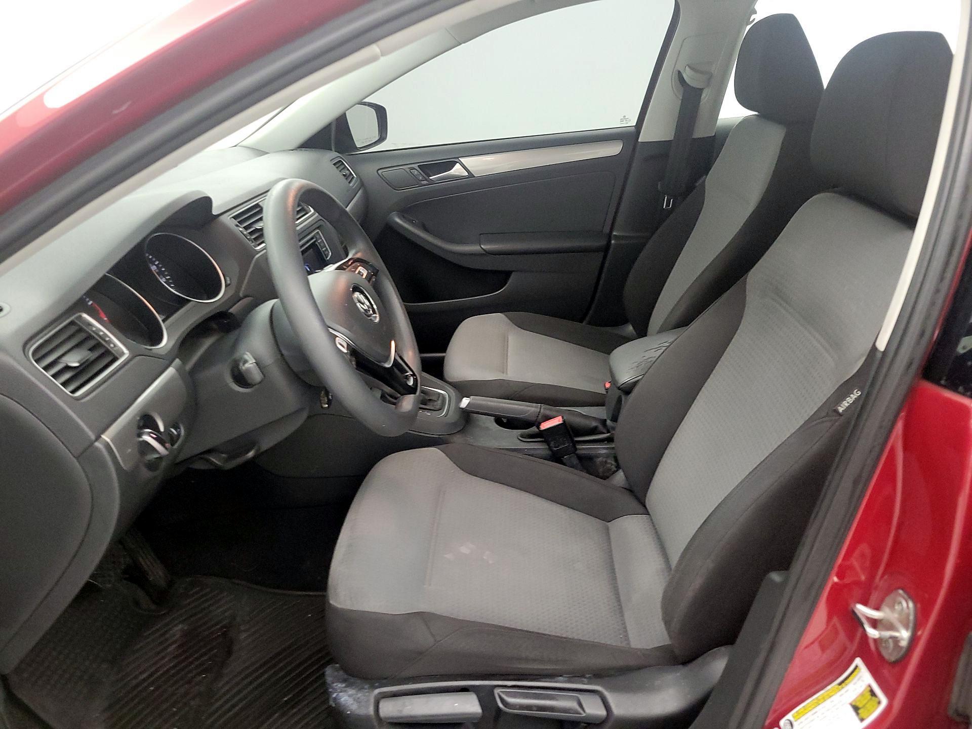 Thumbnail: 2017 Volkswagen Jetta - 11