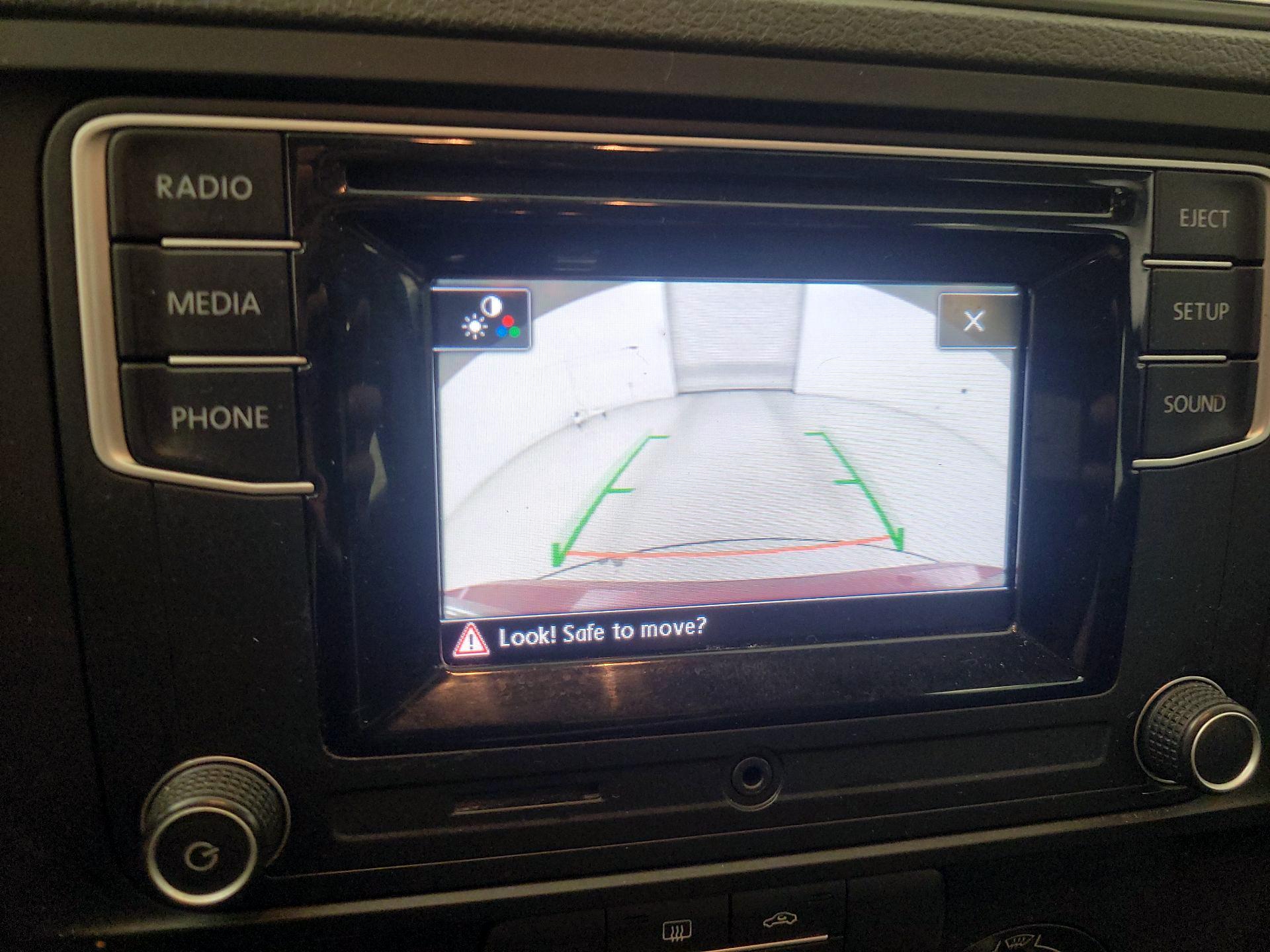 Thumbnail: 2017 Volkswagen Jetta - 14