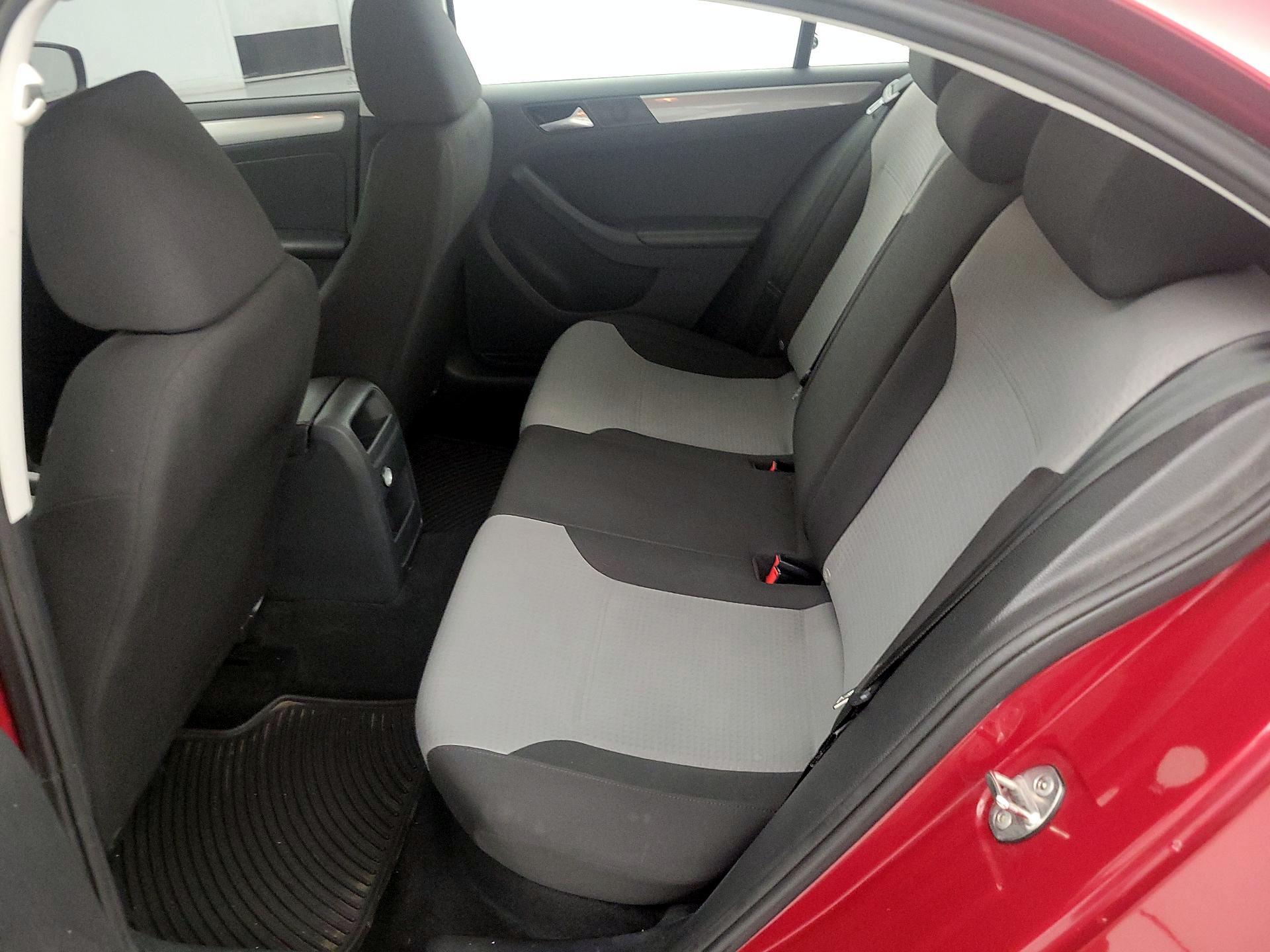 Thumbnail: 2017 Volkswagen Jetta - 19