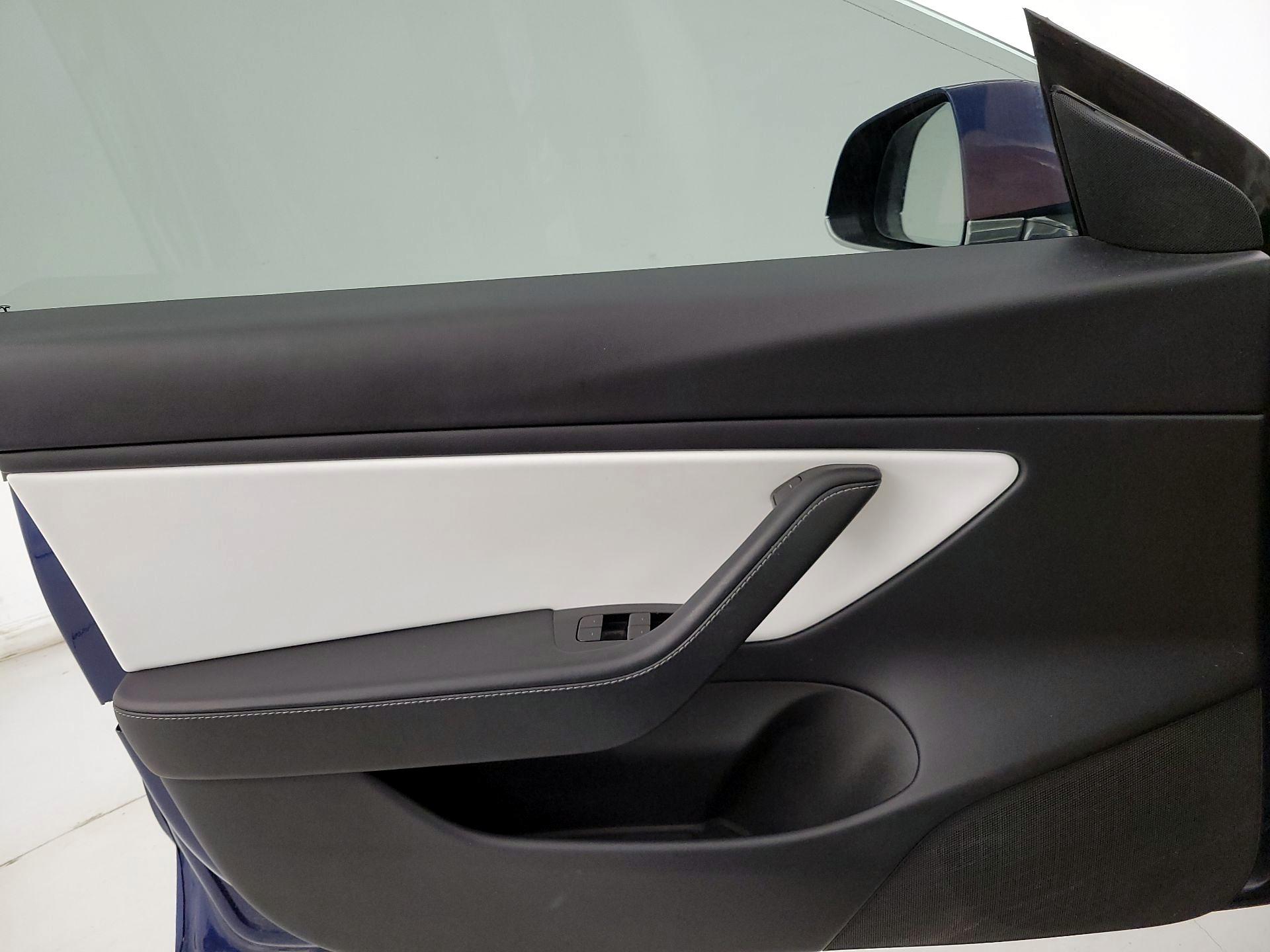 Thumbnail: 2020 Tesla Model 3 - 12