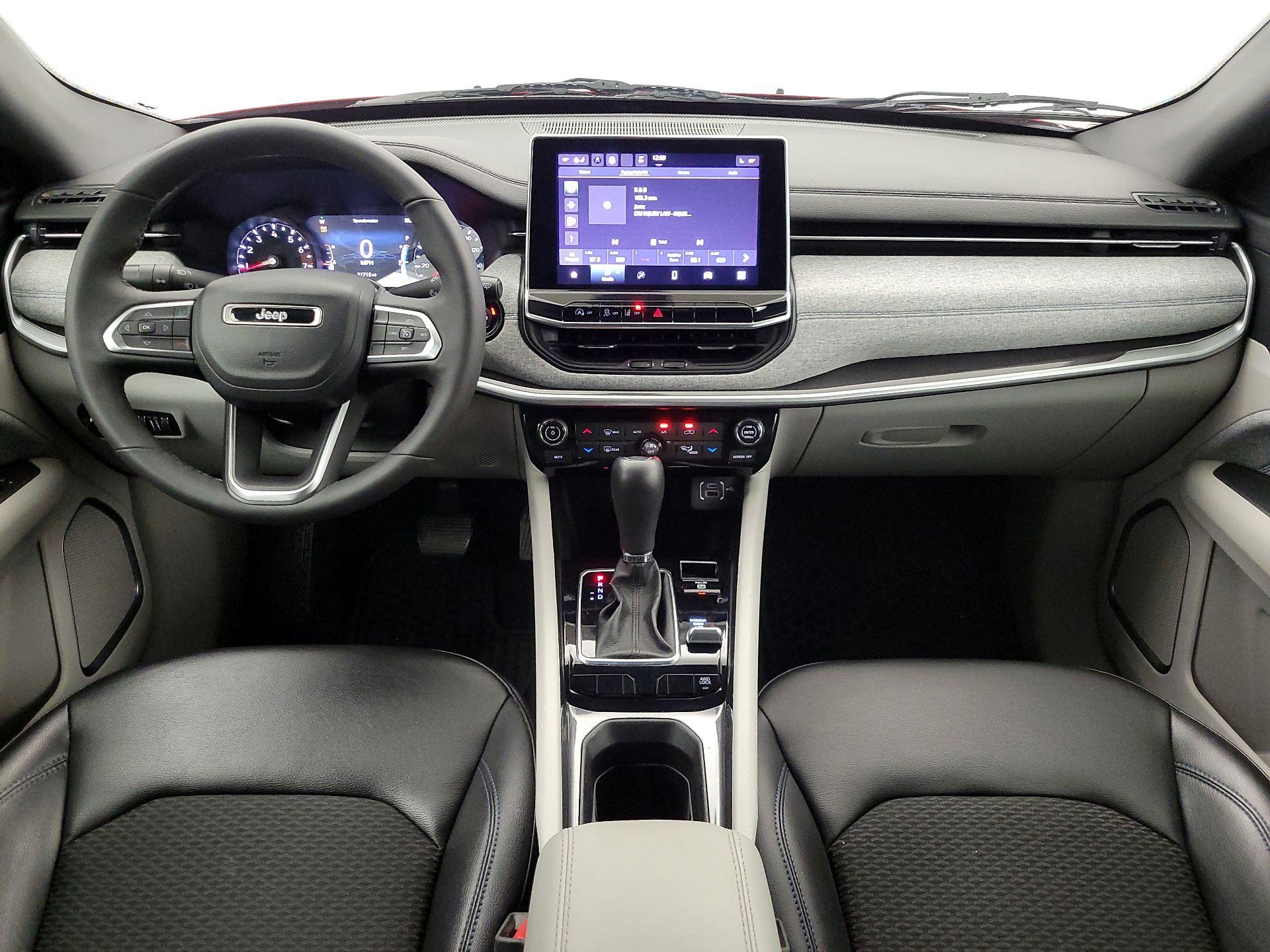 Thumbnail: 2023 Jeep Compass - 9