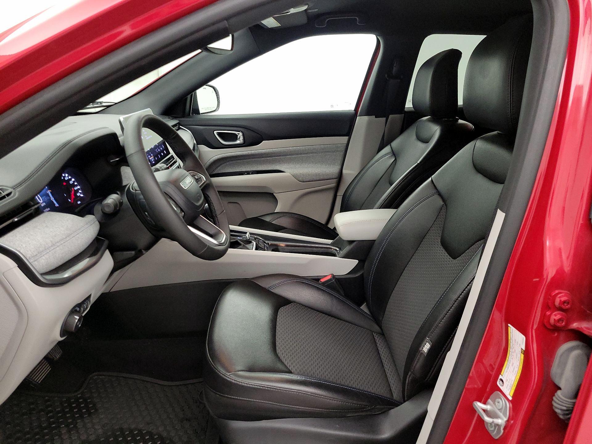 Thumbnail: 2023 Jeep Compass - 11