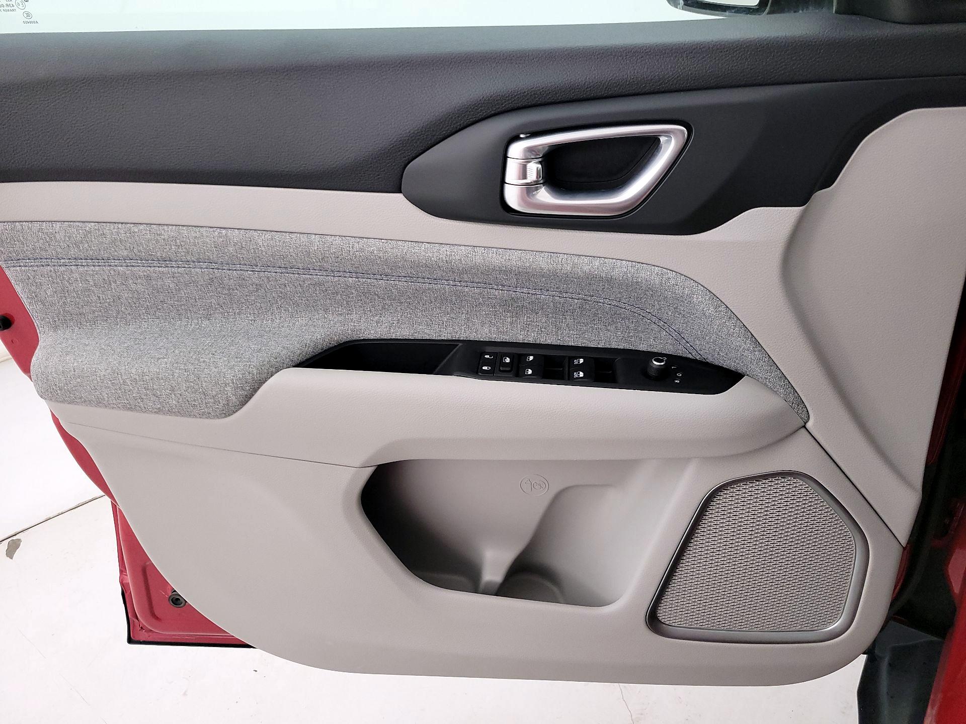 Thumbnail: 2023 Jeep Compass - 12