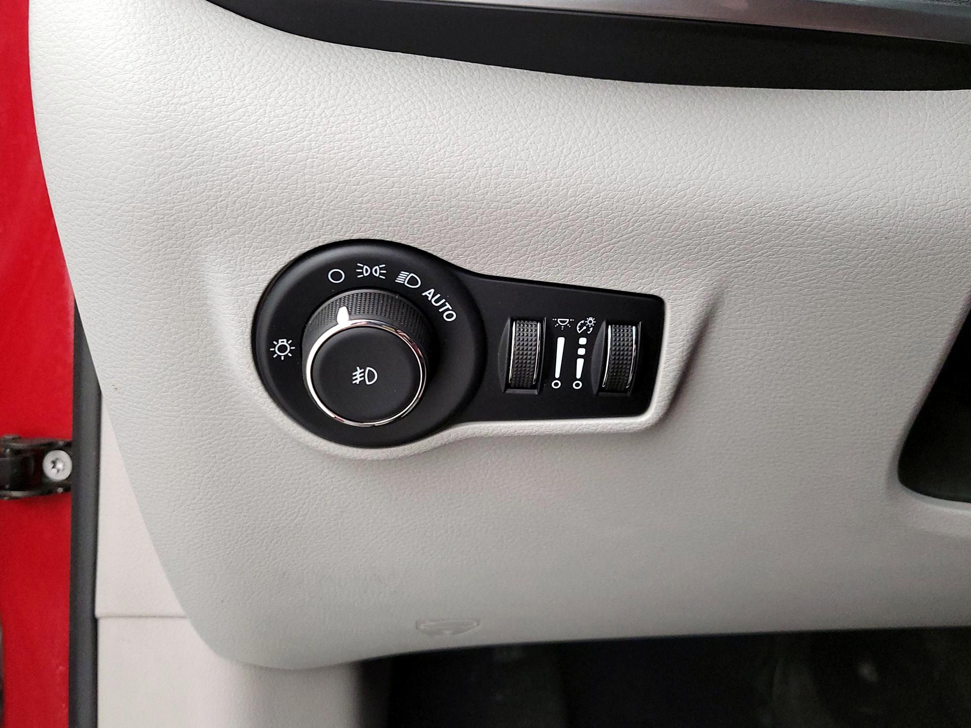 Thumbnail: 2023 Jeep Compass - 13