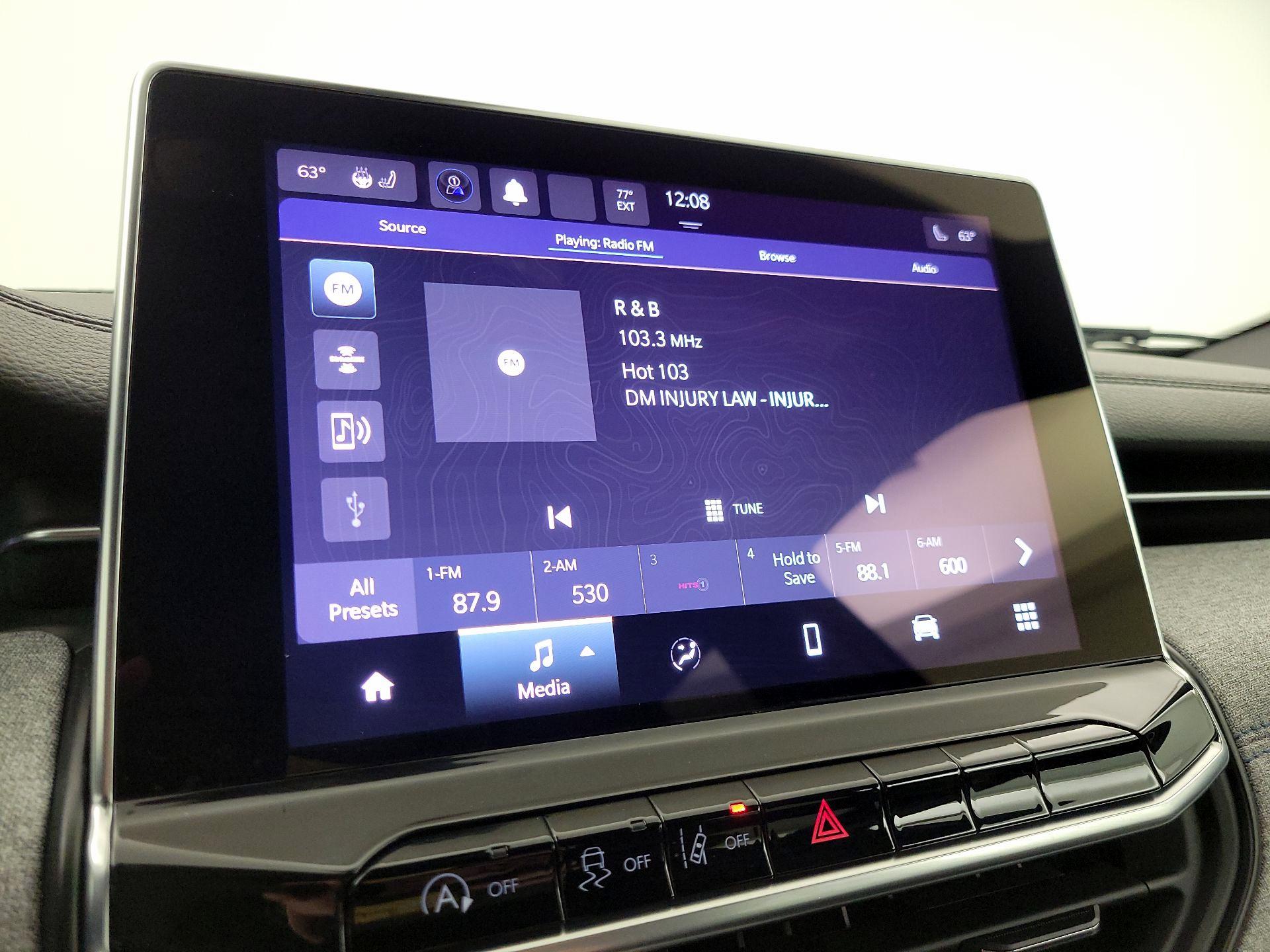 Thumbnail: 2023 Jeep Compass - 15