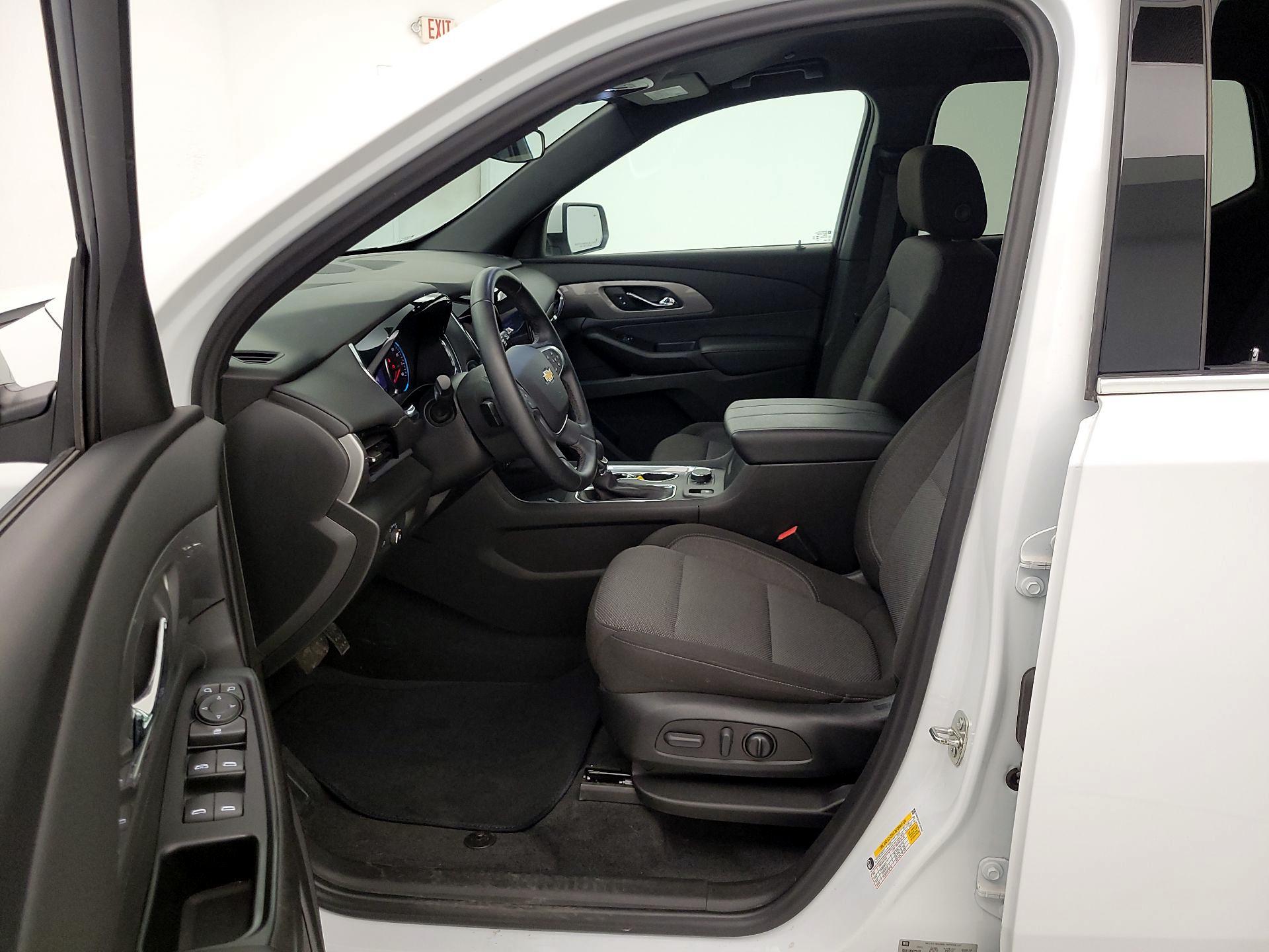 Thumbnail: 2023 Chevrolet Traverse - 11