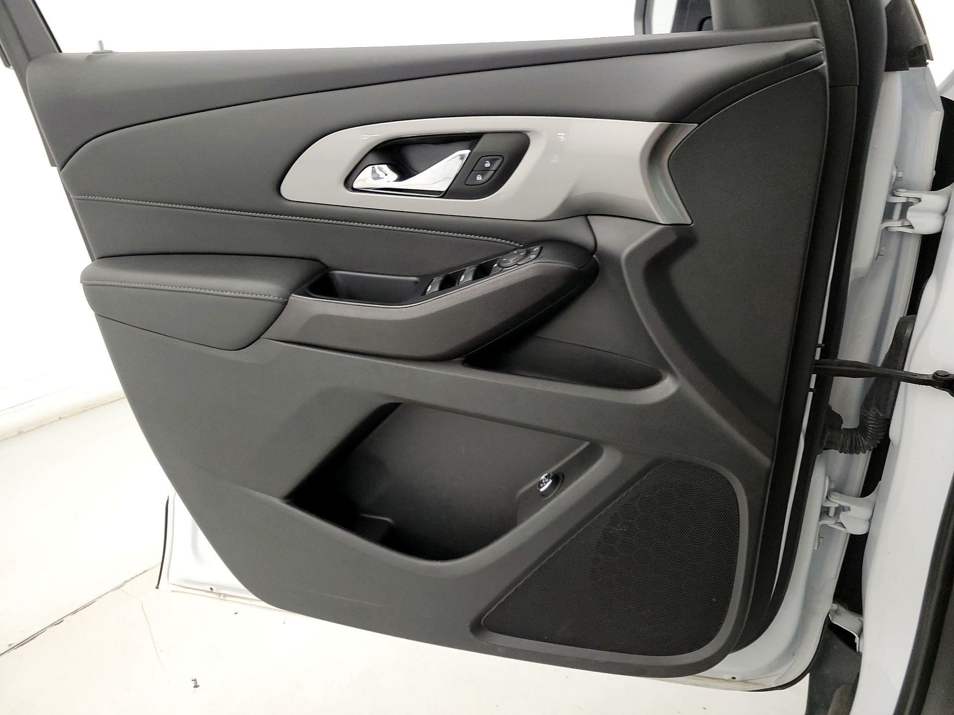 Thumbnail: 2023 Chevrolet Traverse - 12