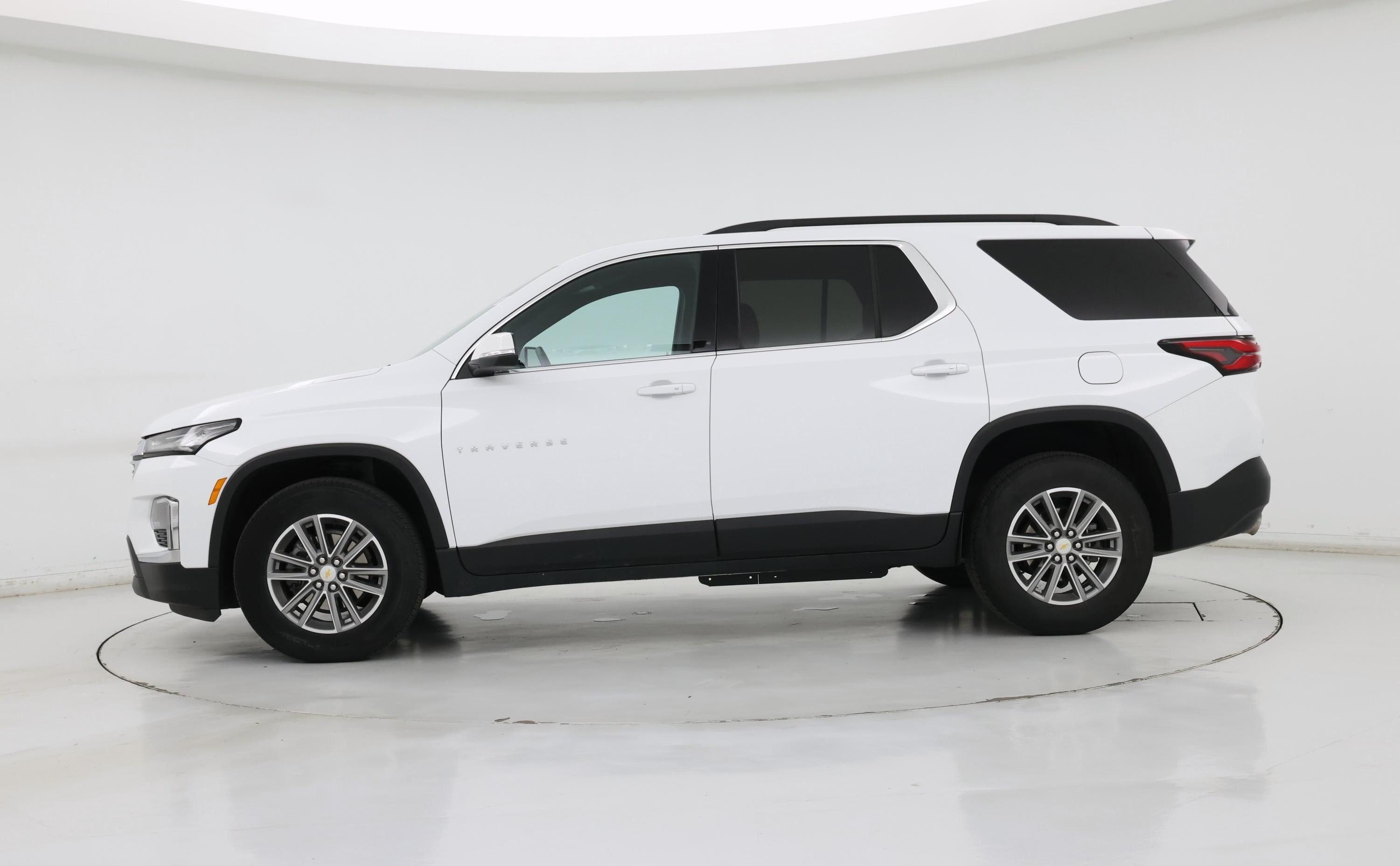 Thumbnail: 2023 Chevrolet Traverse - 3