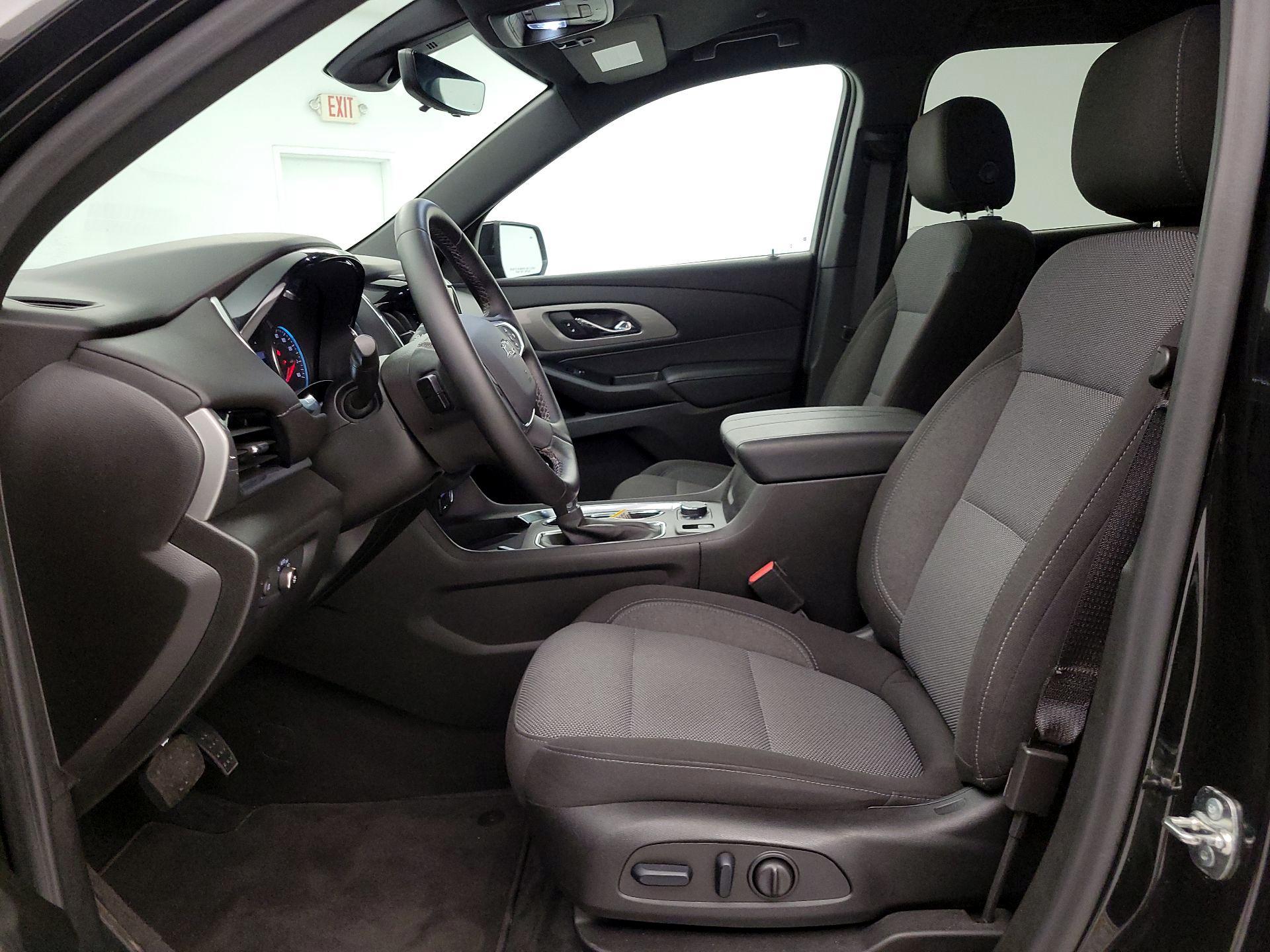 Thumbnail: 2023 Chevrolet Traverse - 11