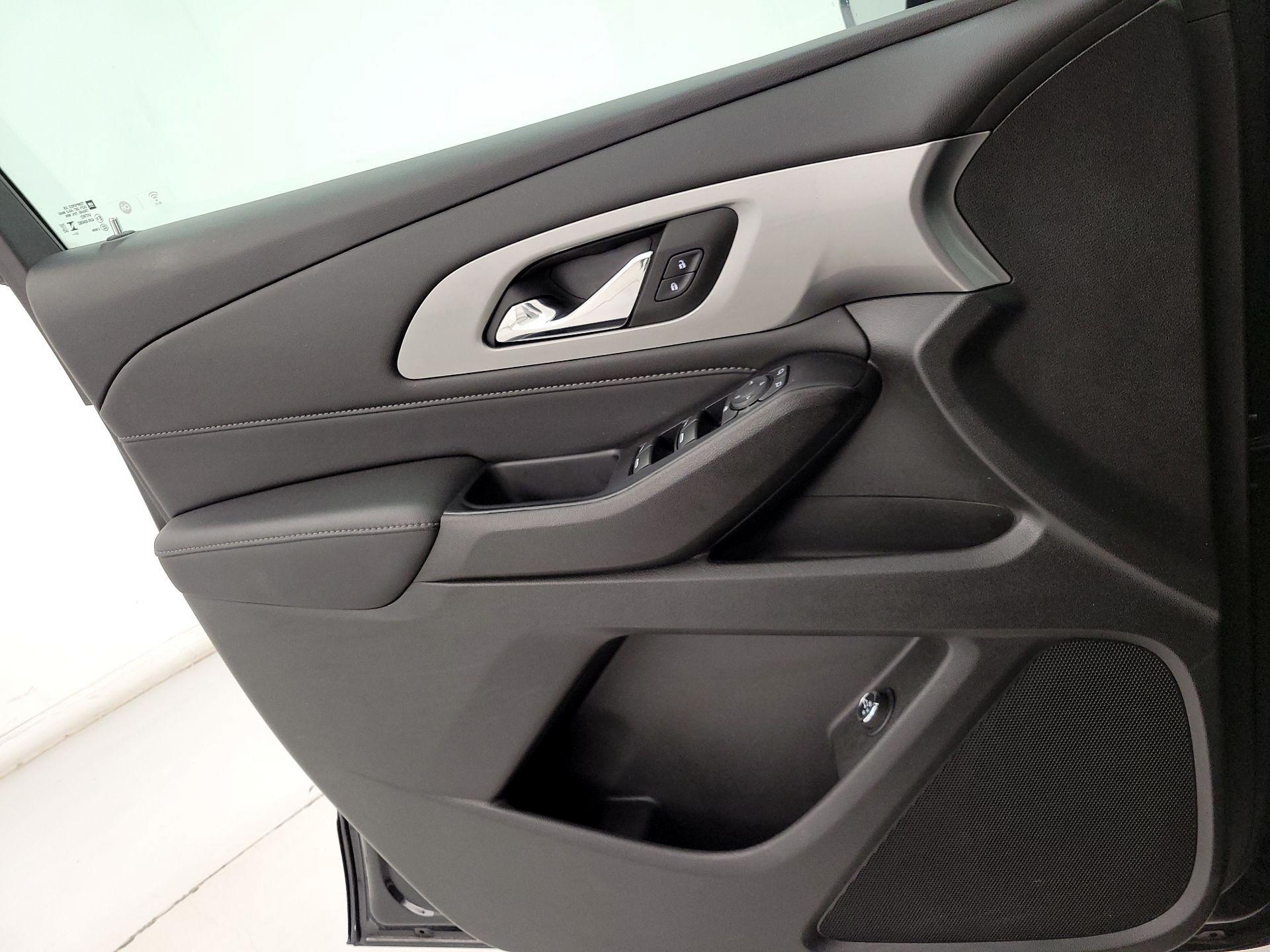 Thumbnail: 2023 Chevrolet Traverse - 12