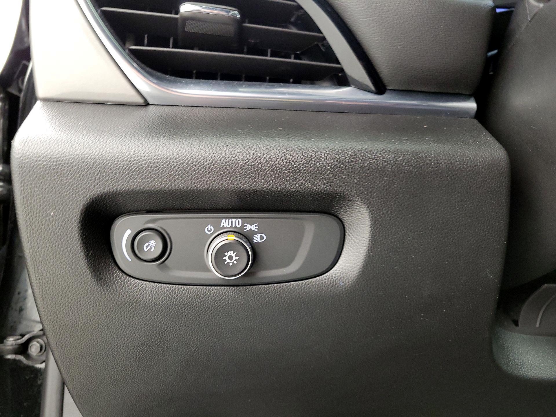 Thumbnail: 2023 Chevrolet Traverse - 13