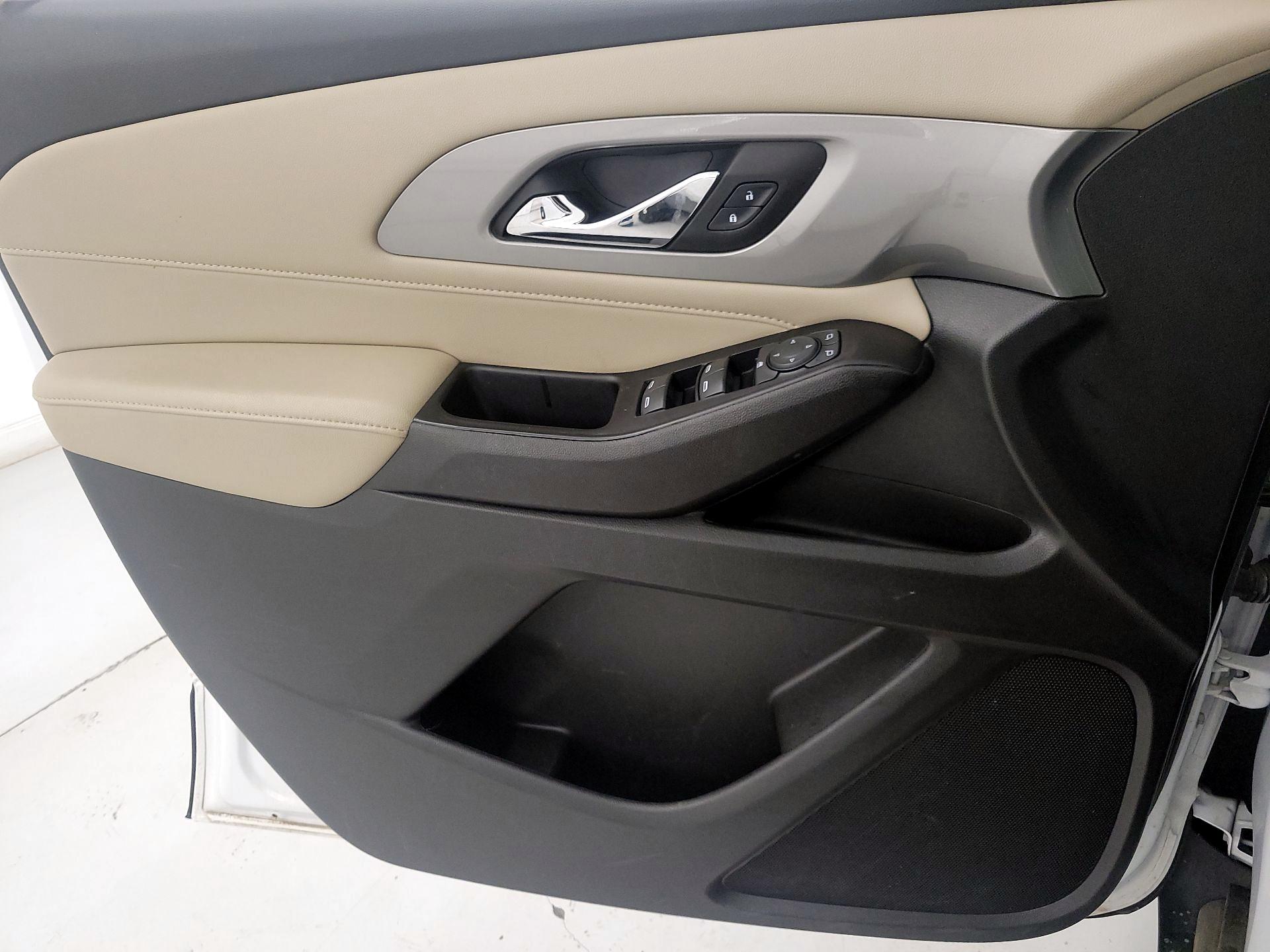 Thumbnail: 2023 Chevrolet Traverse - 12