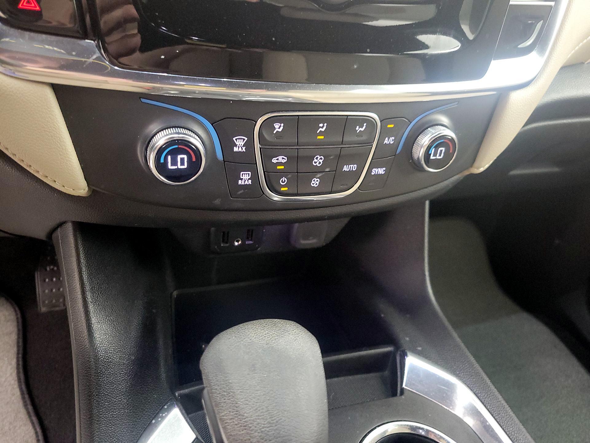 Thumbnail: 2023 Chevrolet Traverse - 16
