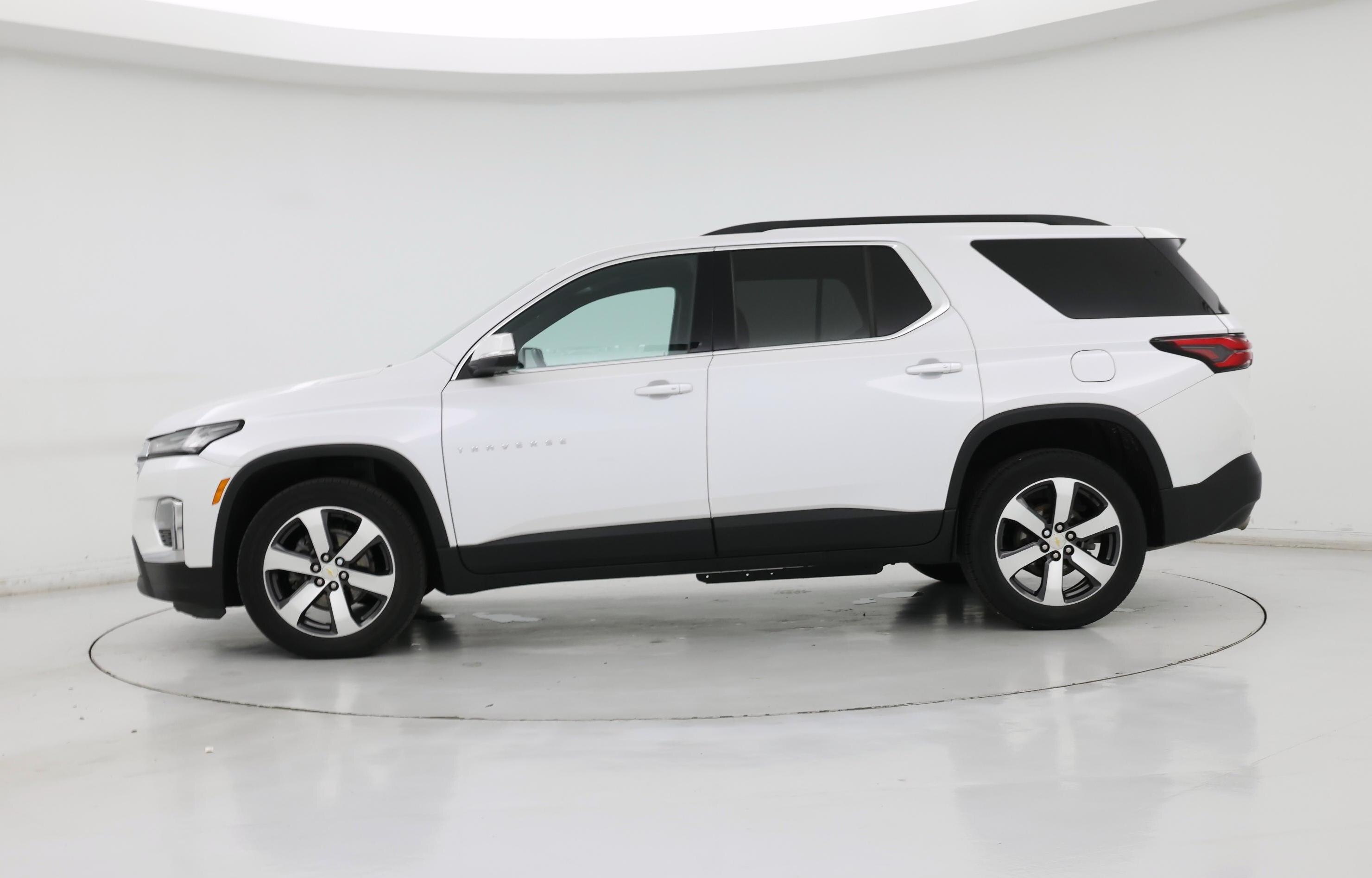 Thumbnail: 2023 Chevrolet Traverse - 3