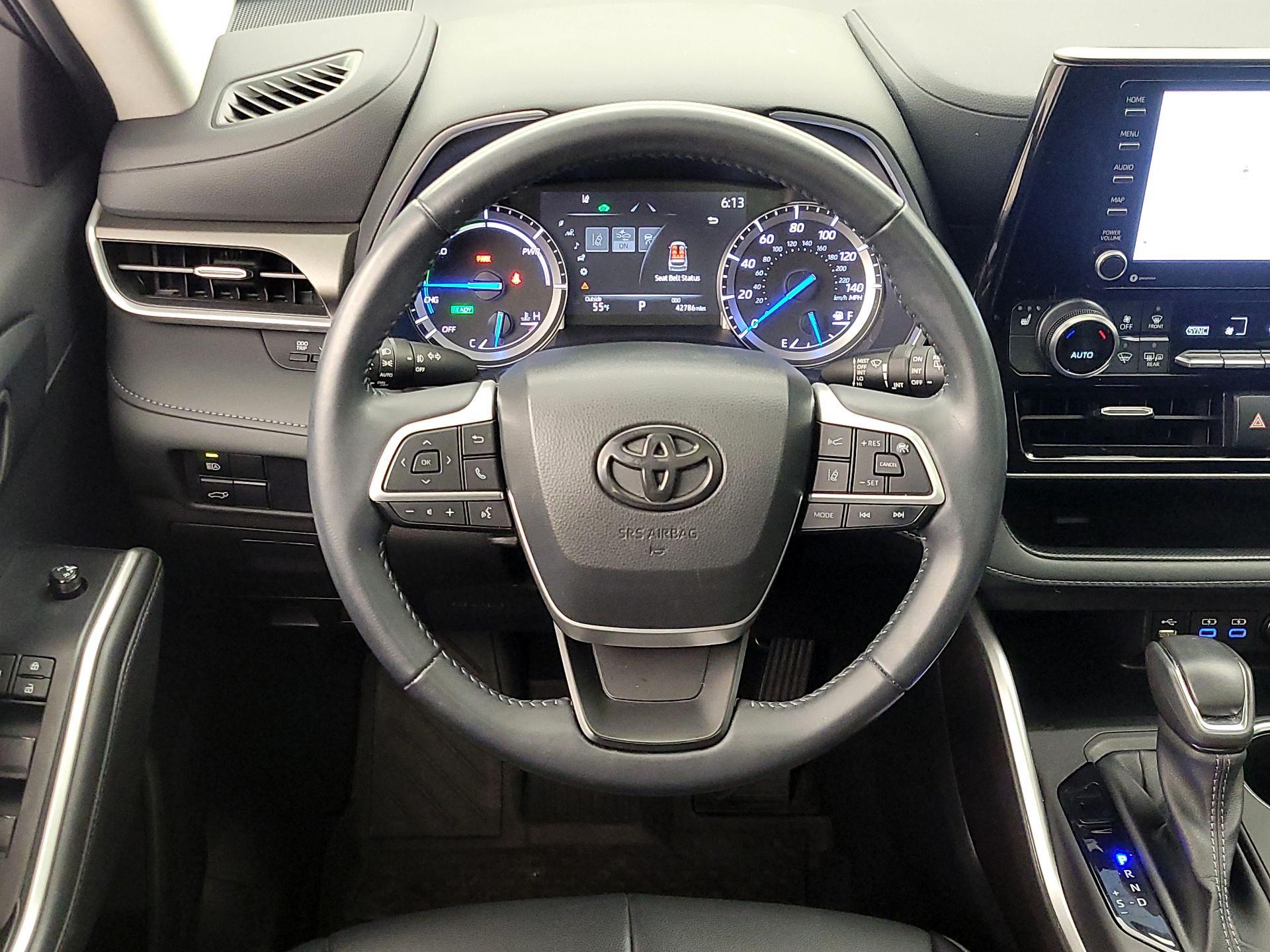 Thumbnail: 2022 Toyota Highlander - 10