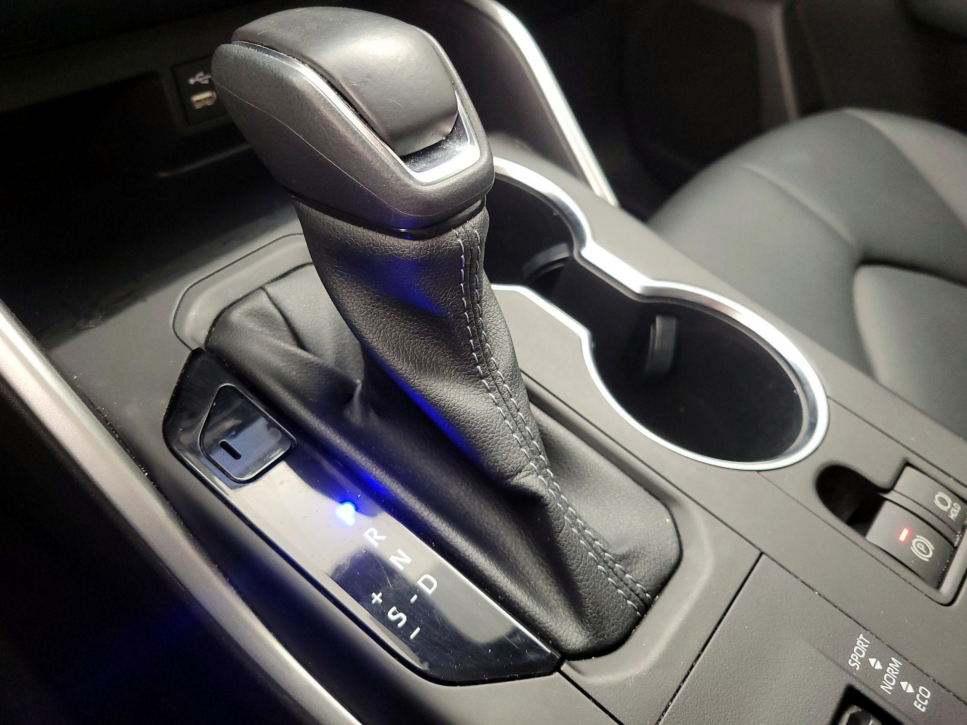 Thumbnail: 2022 Toyota Highlander - 17