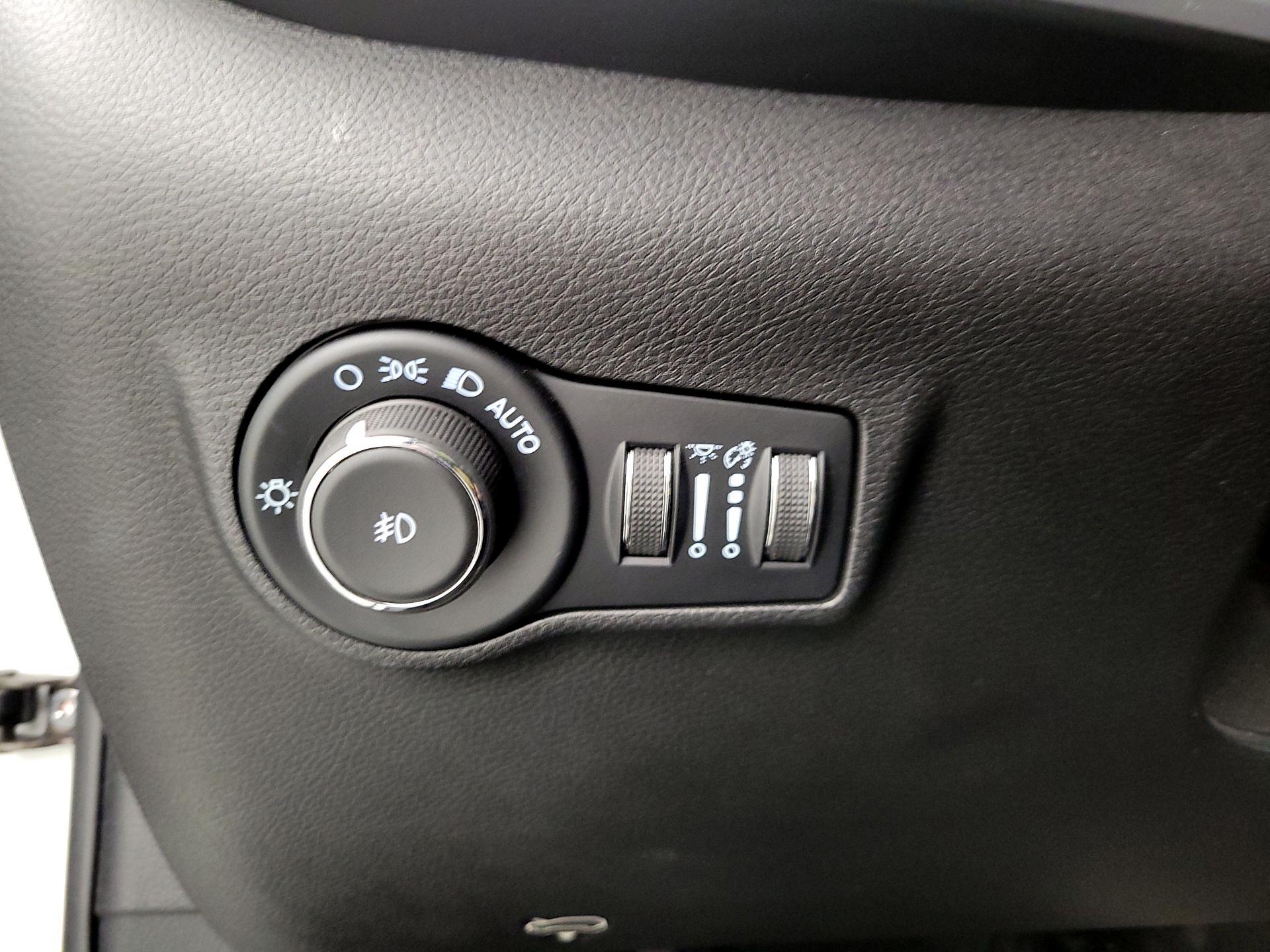 Thumbnail: 2025 Jeep Compass - 13