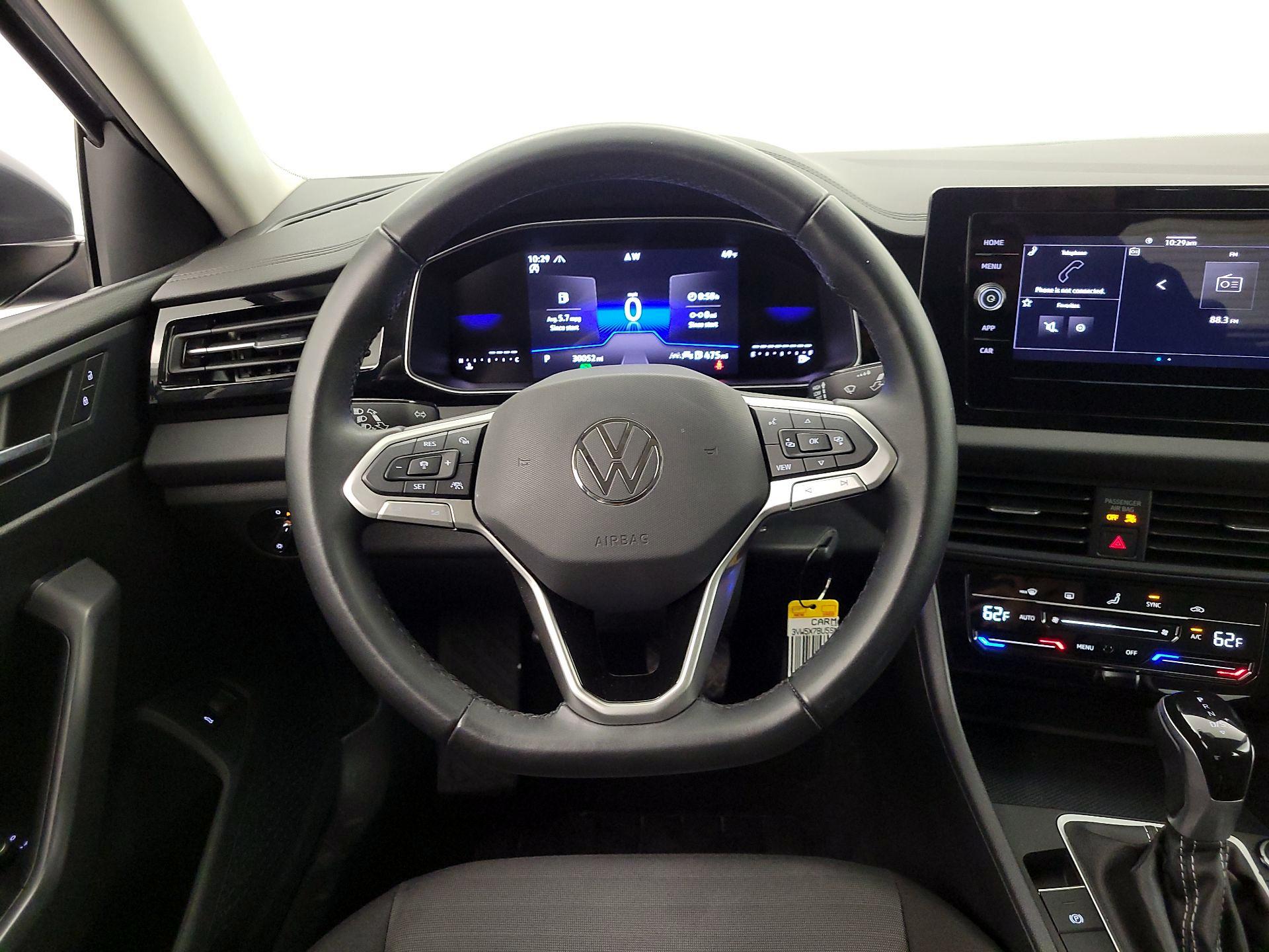Thumbnail: 2025 Volkswagen Jetta - 10