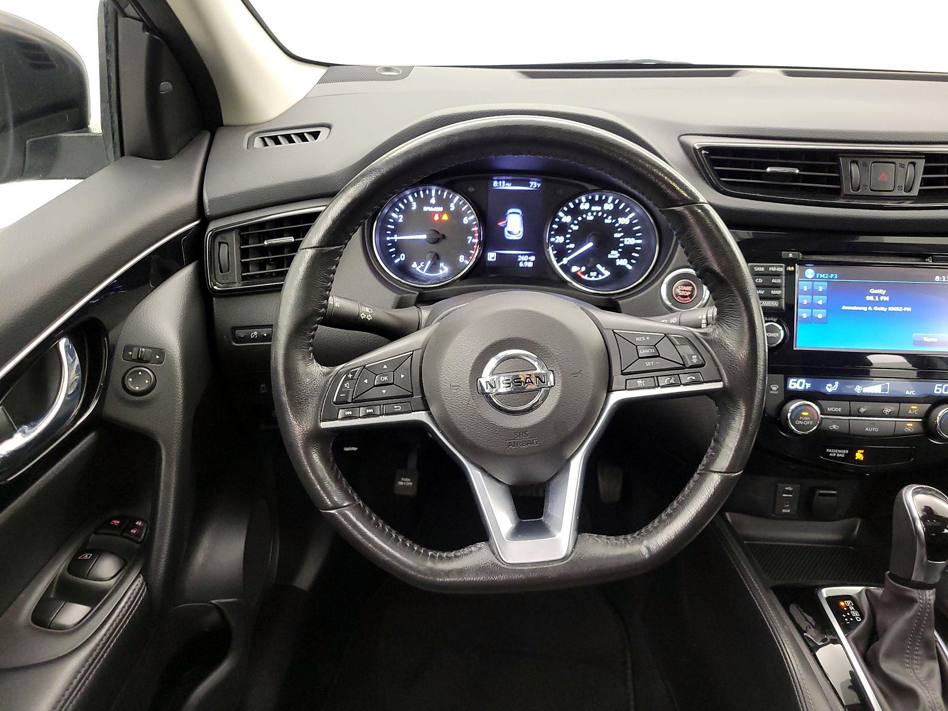 Thumbnail: 2018 Nissan Rogue Sport - 10