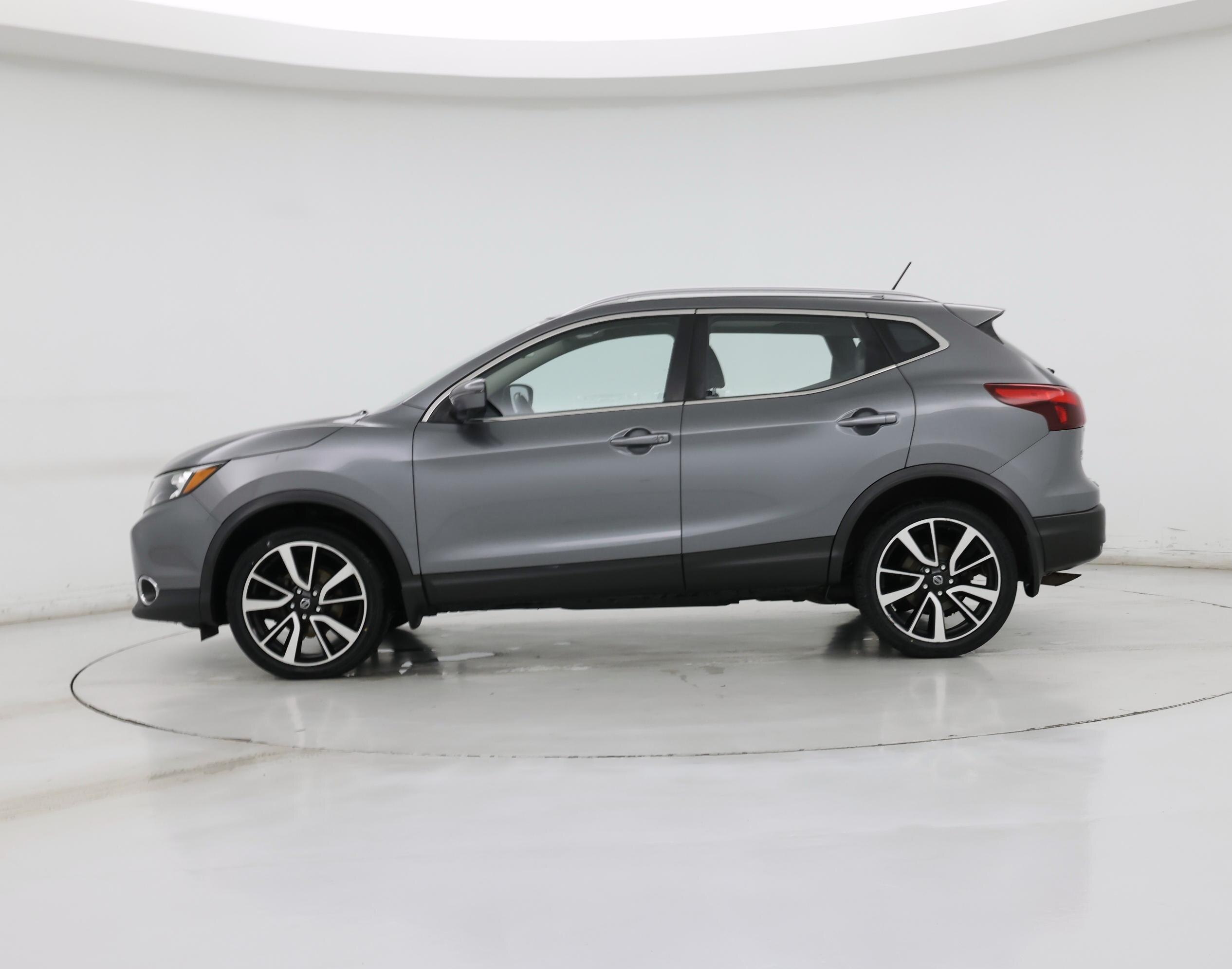 Thumbnail: 2018 Nissan Rogue Sport - 3