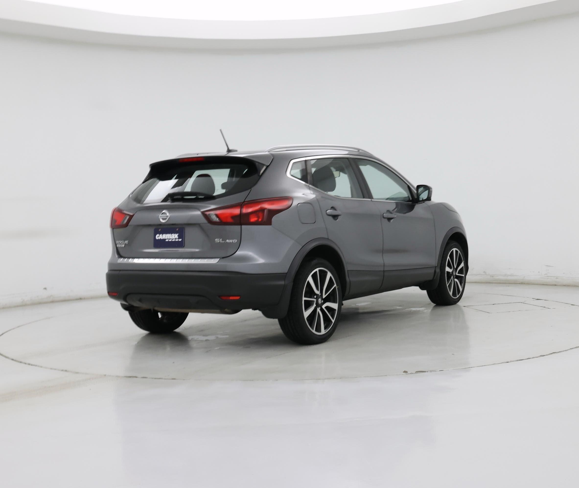Thumbnail: 2018 Nissan Rogue Sport - 8