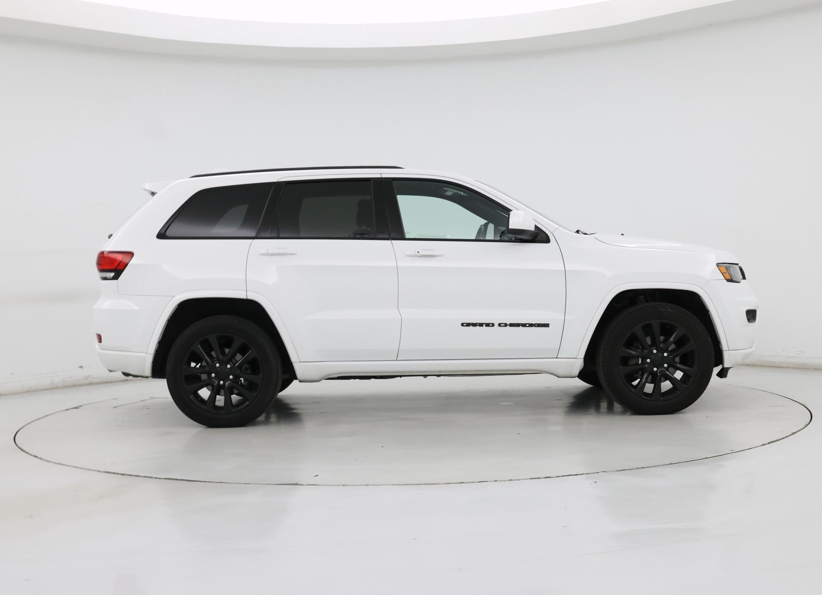 Thumbnail: 2018 Jeep Grand Cherokee - 7