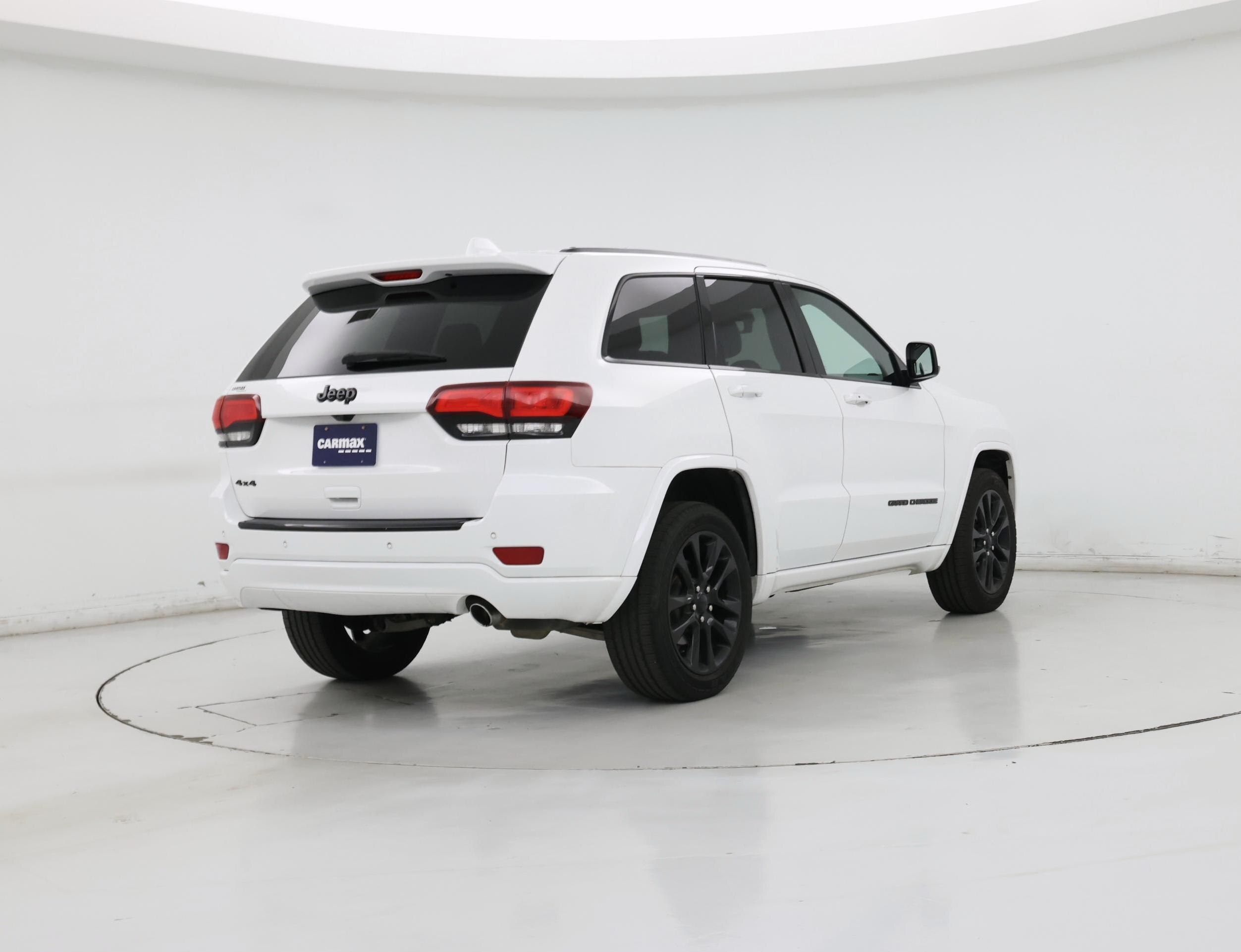 Thumbnail: 2018 Jeep Grand Cherokee - 8