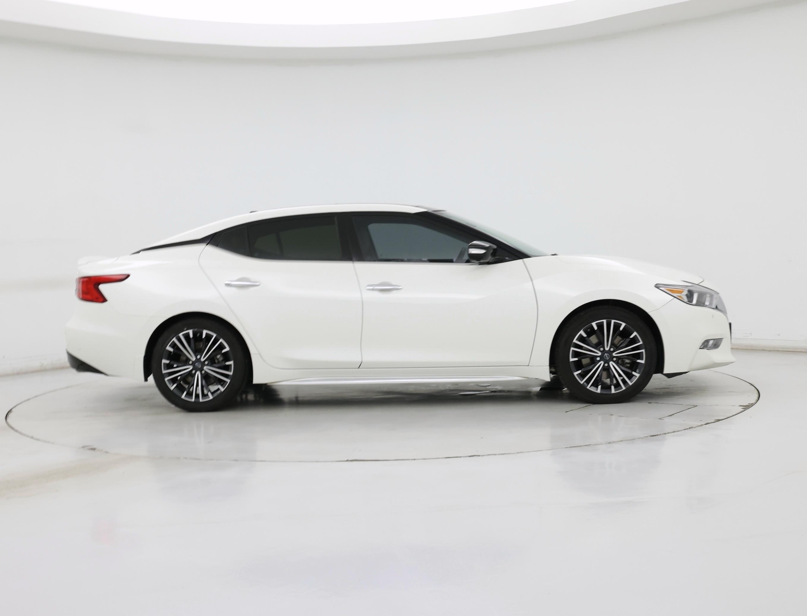 Thumbnail: 2017 Nissan Maxima - 7