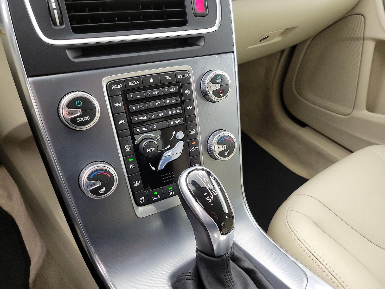 2016 Volvo S60 T5 Premier - Photo 17
