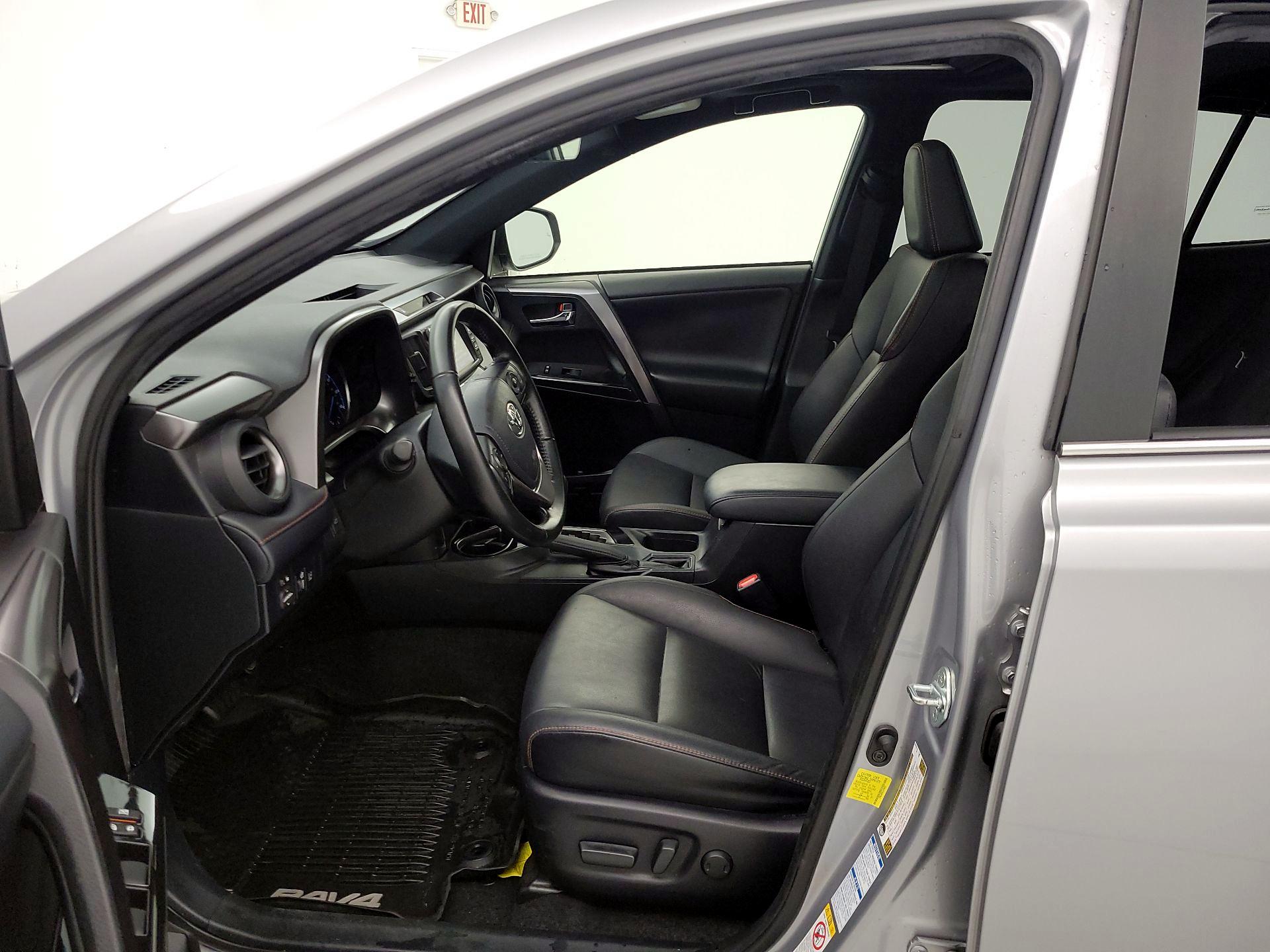 Thumbnail: 2018 Toyota RAV4 - 11