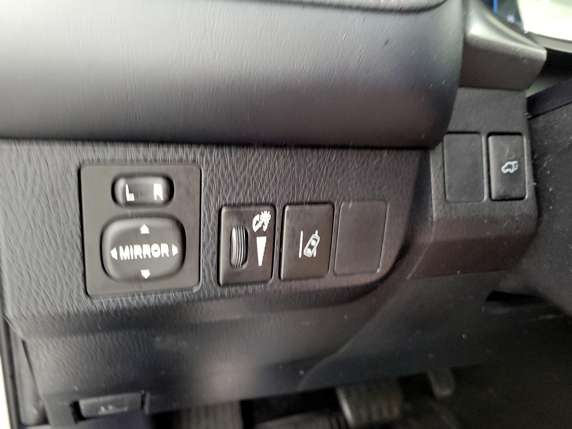 Thumbnail: 2018 Toyota RAV4 - 13