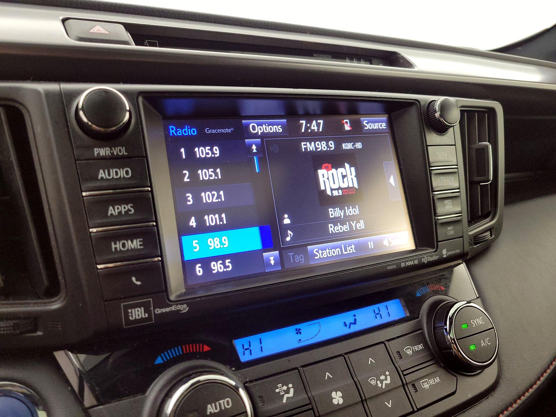 Thumbnail: 2018 Toyota RAV4 - 15