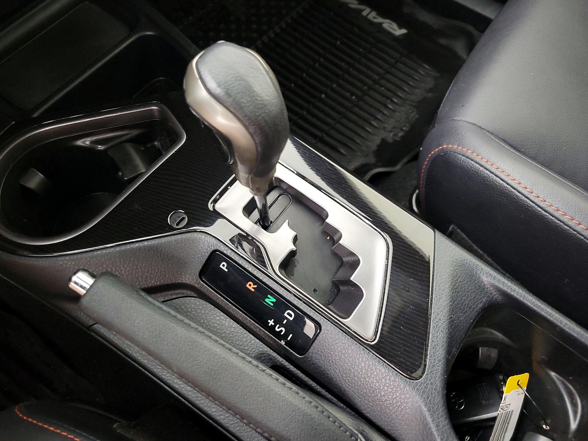 Thumbnail: 2018 Toyota RAV4 - 17