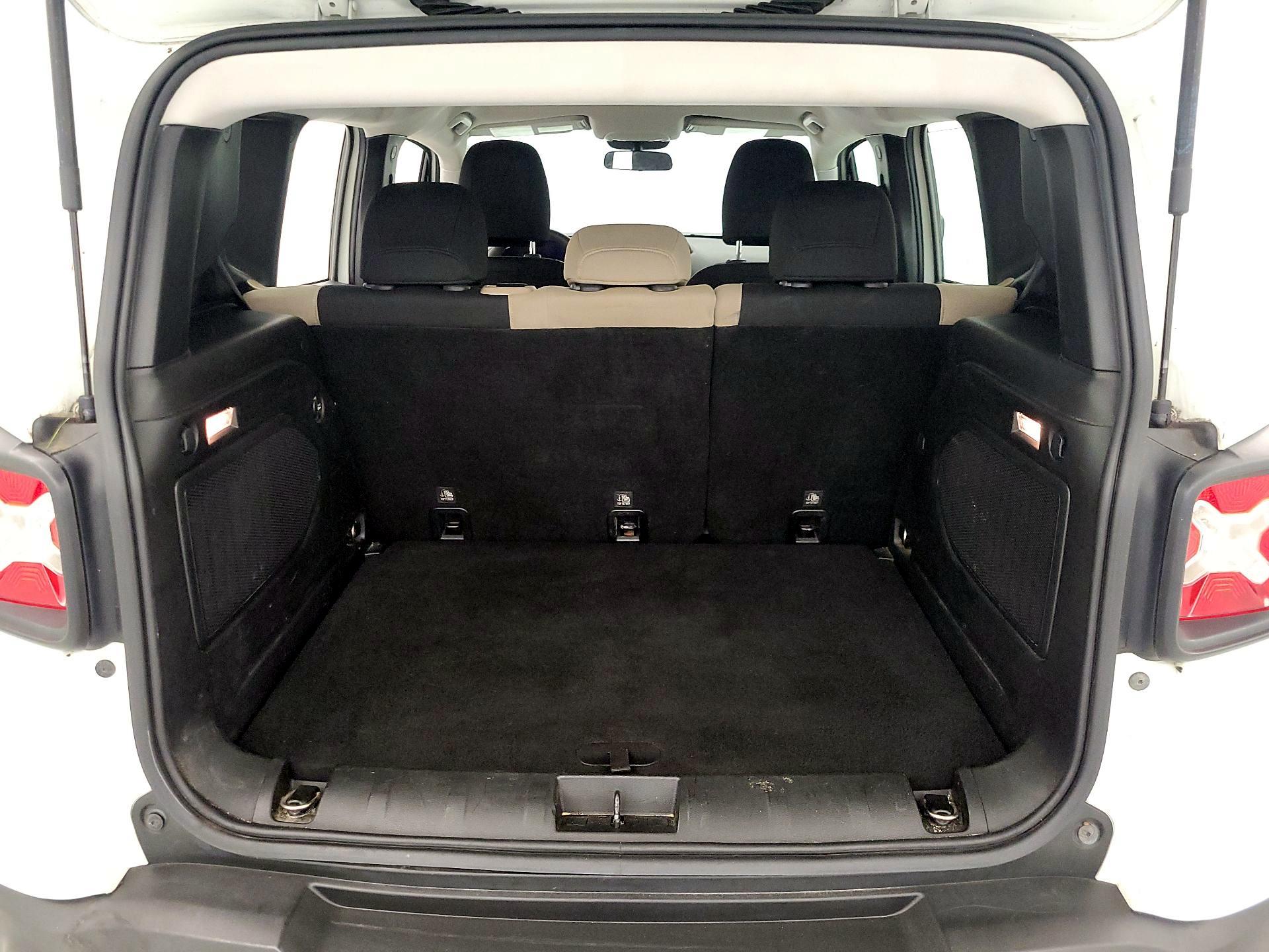 Thumbnail: 2015 Jeep Renegade - 19