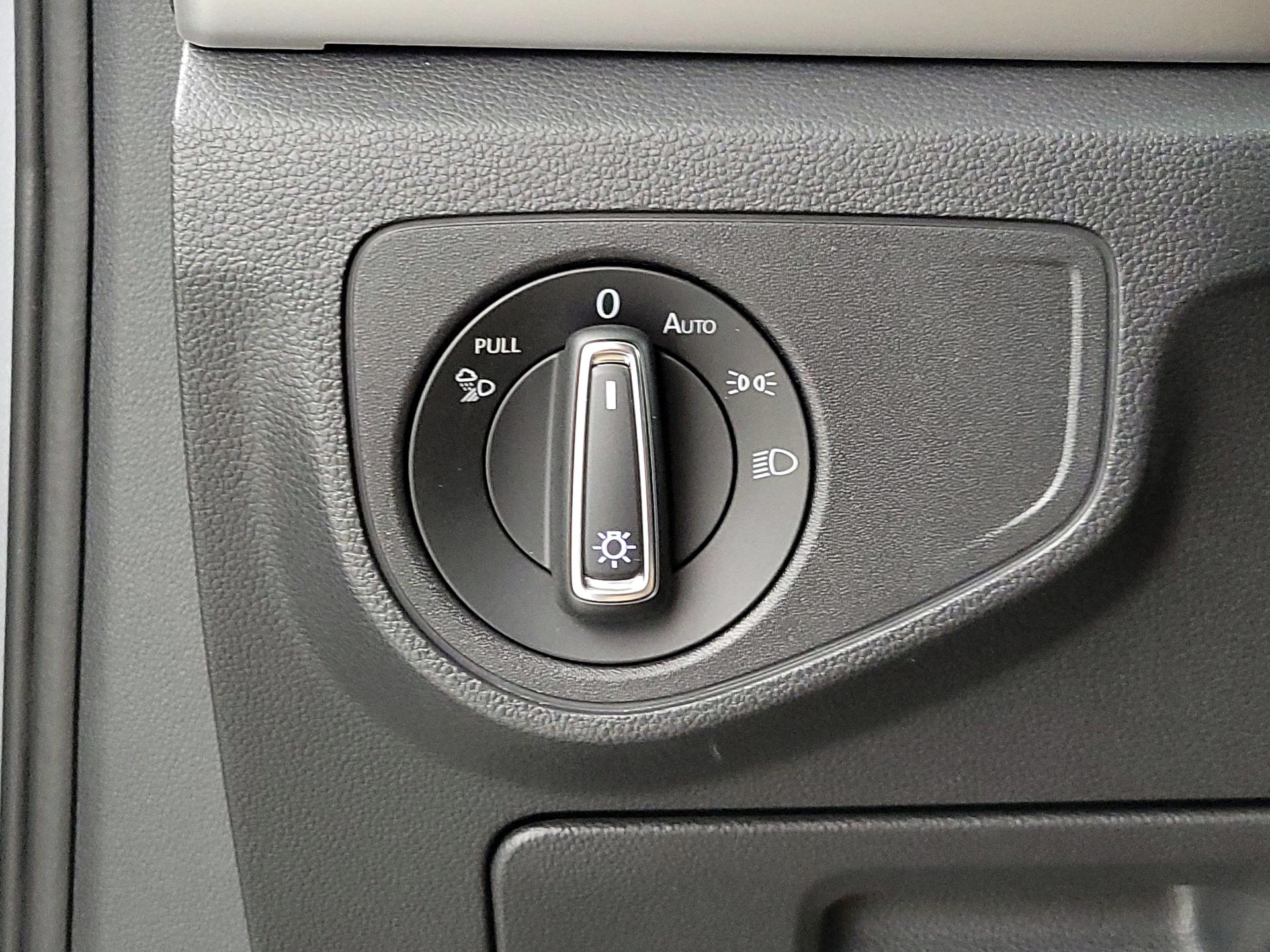 Thumbnail: 2021 Volkswagen Atlas - 13