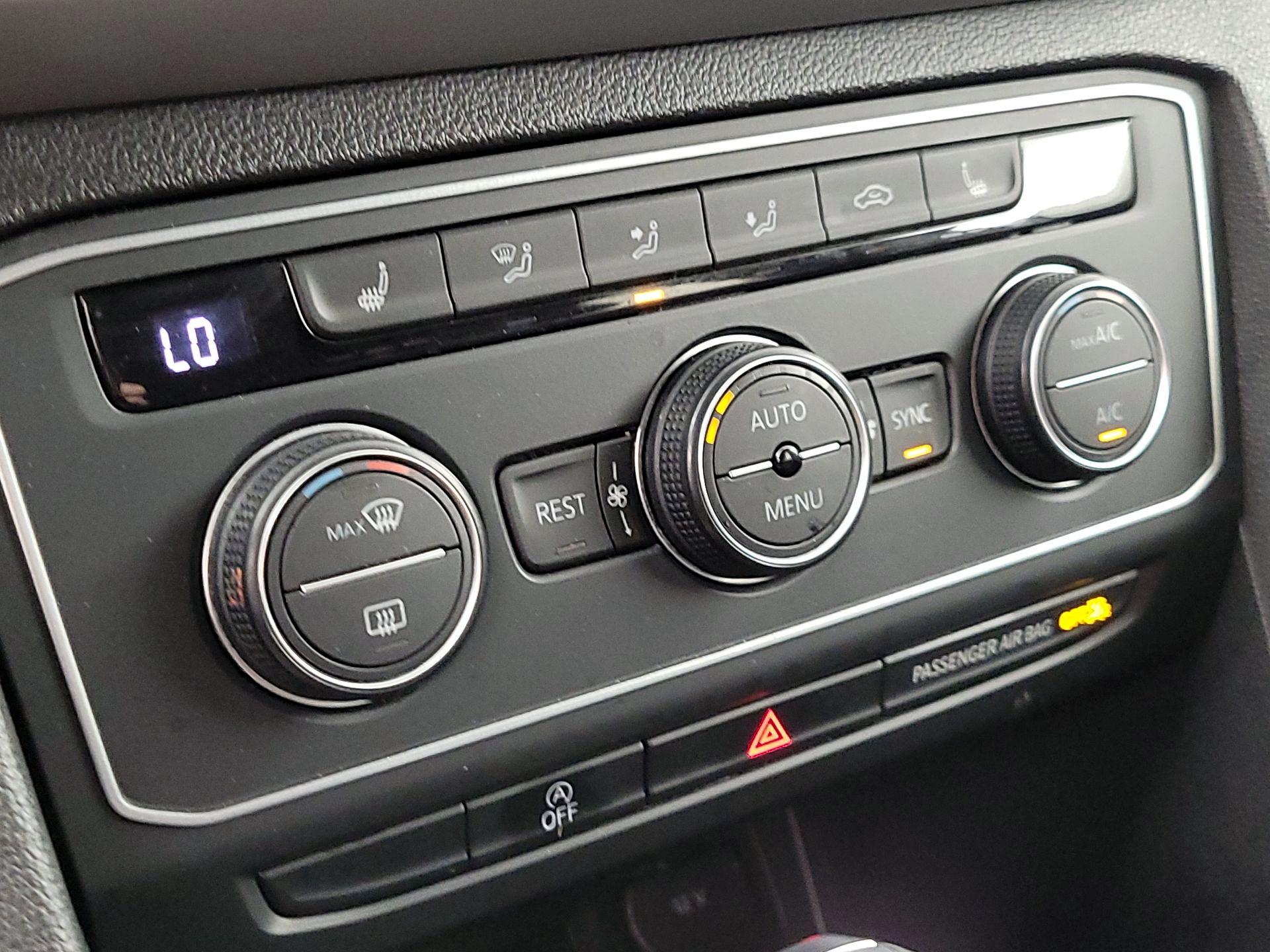 Thumbnail: 2021 Volkswagen Atlas - 16