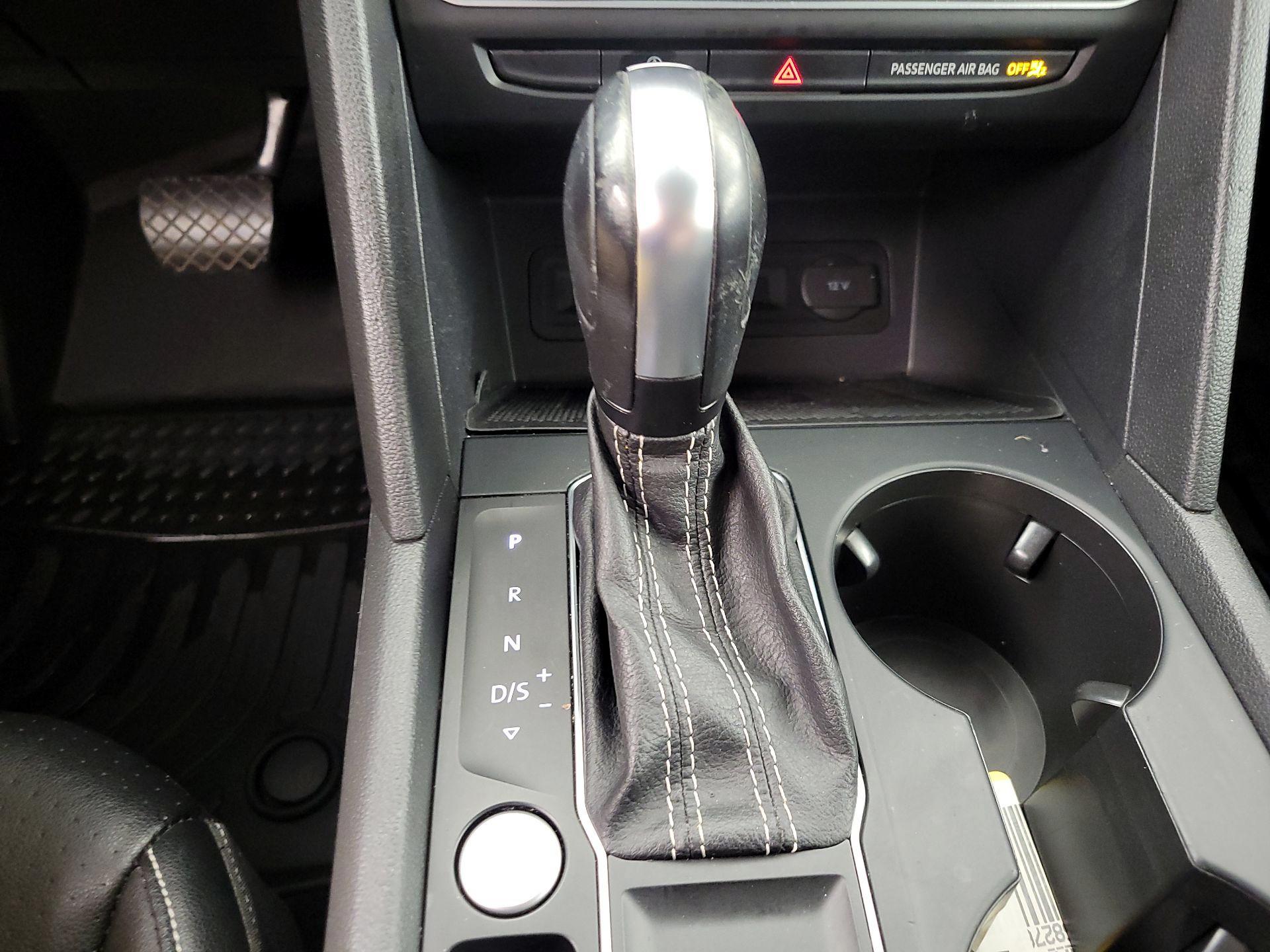 Thumbnail: 2021 Volkswagen Atlas - 17