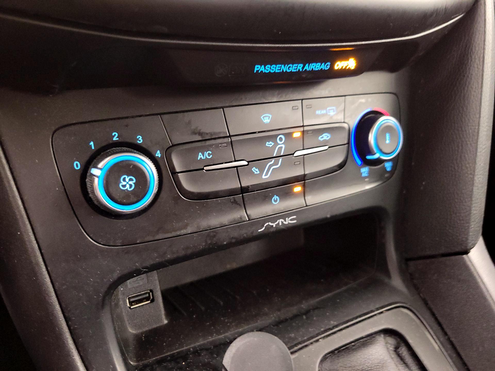 Thumbnail: 2017 Ford Focus - 16