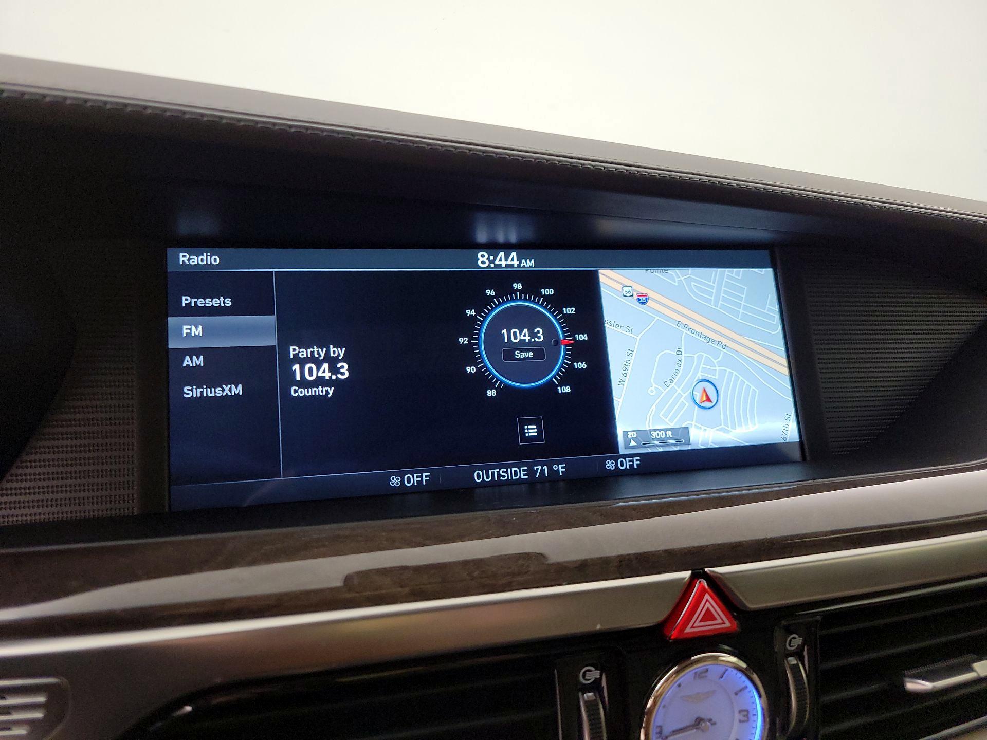 Thumbnail: 2019 Genesis G90 - 16