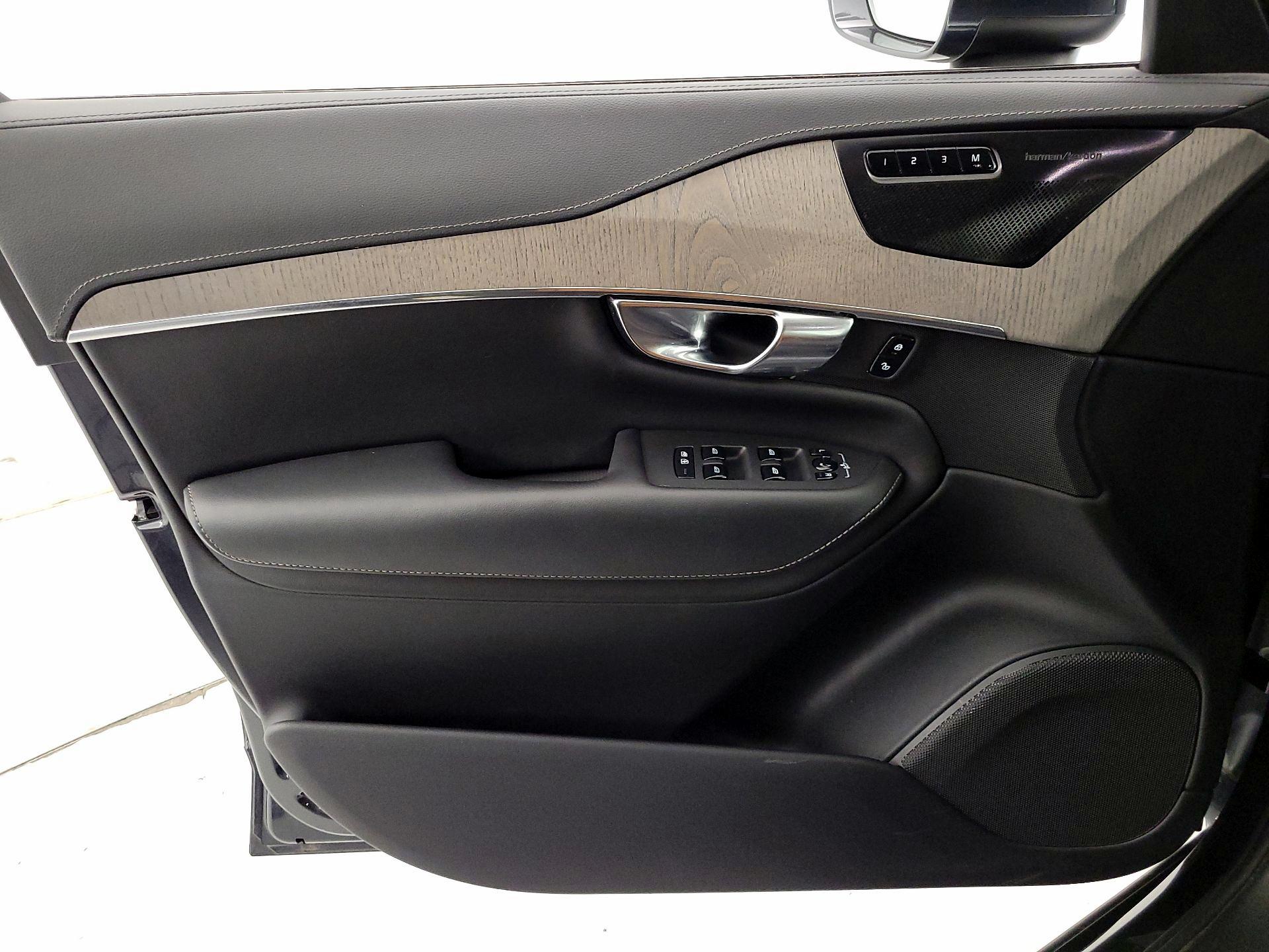 Thumbnail: 2022 Volvo XC90 - 12