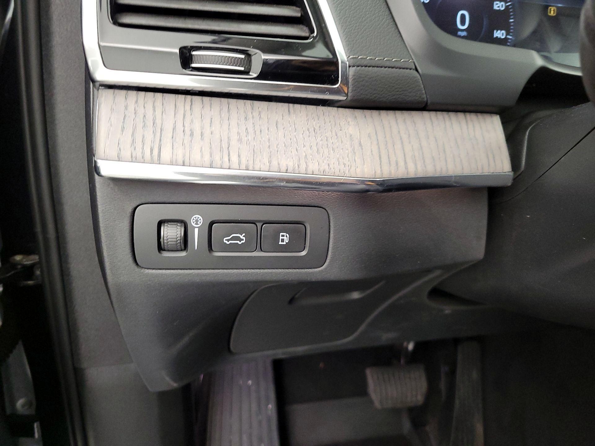 Thumbnail: 2022 Volvo XC90 - 13