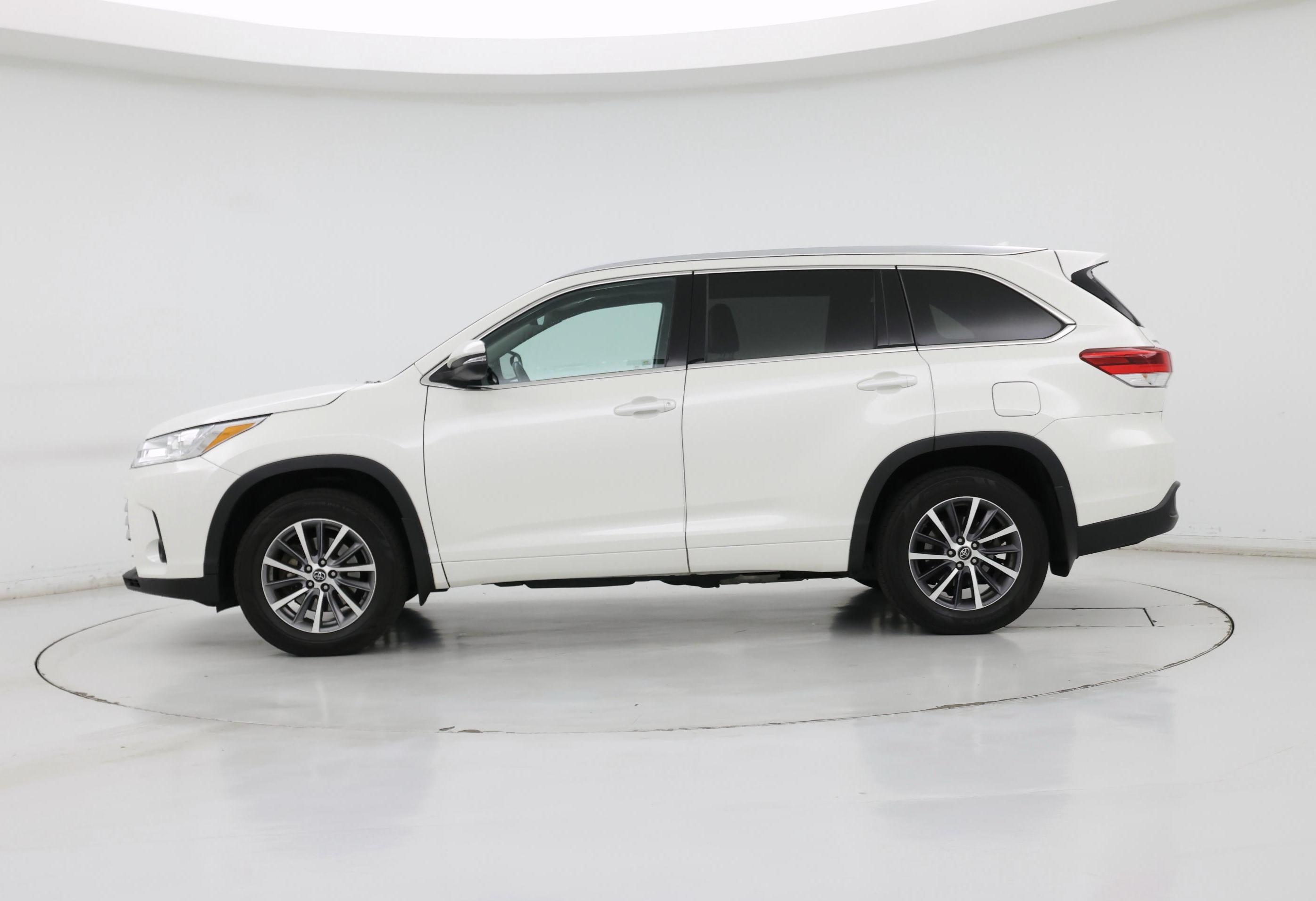 Thumbnail: 2018 Toyota Highlander - 3