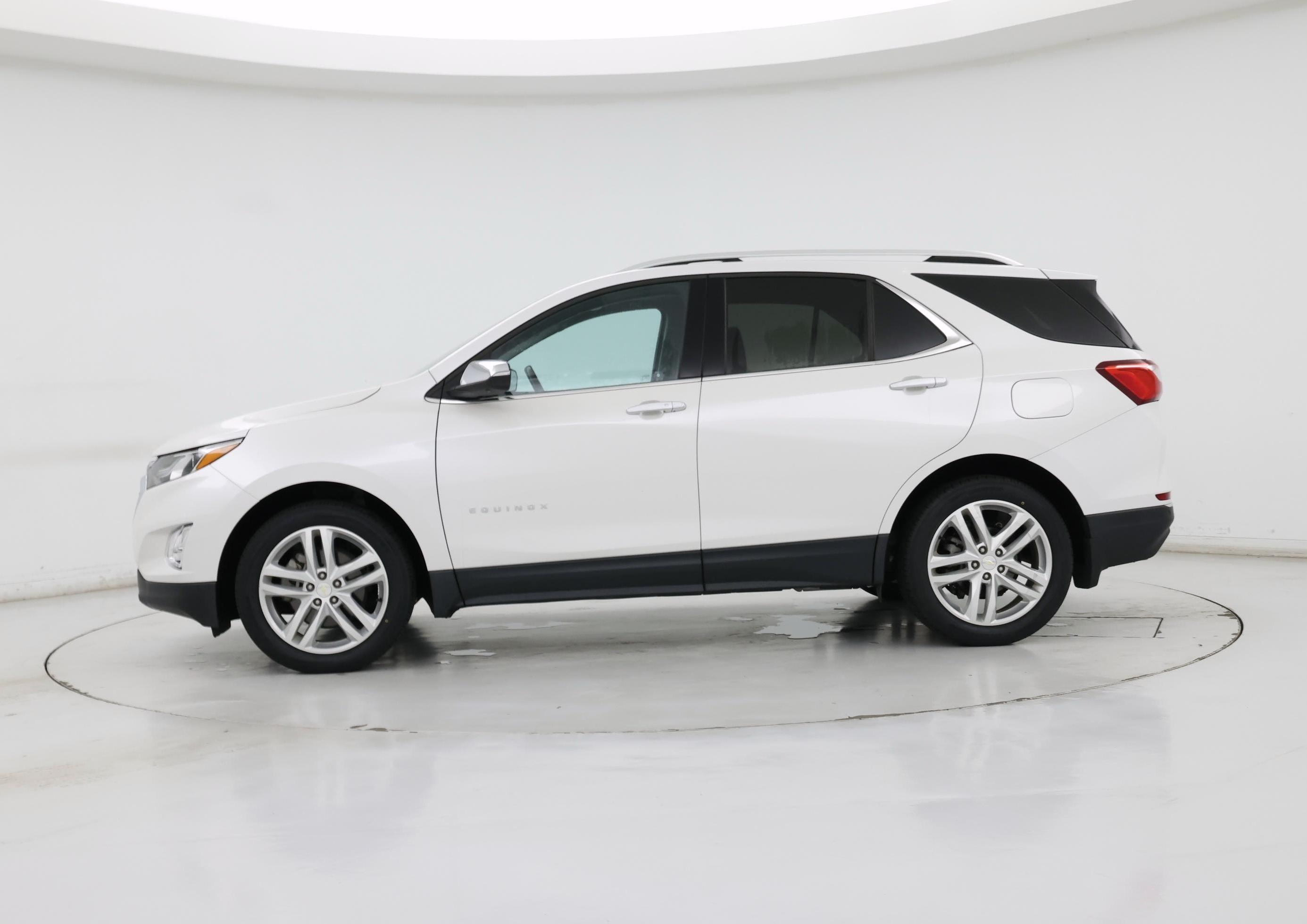 Thumbnail: 2020 Chevrolet Equinox - 3