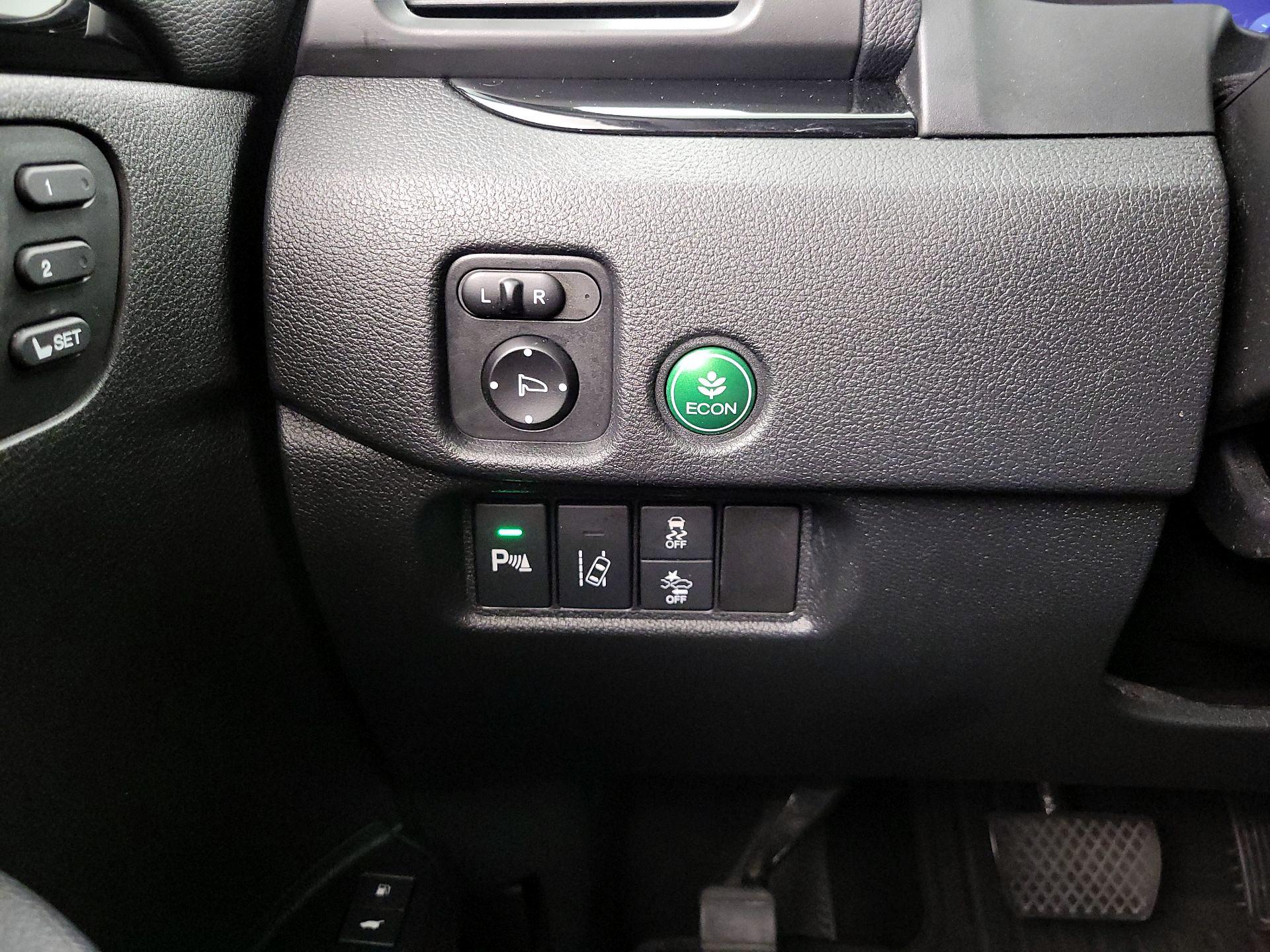 Thumbnail: 2016 Honda Pilot - 13