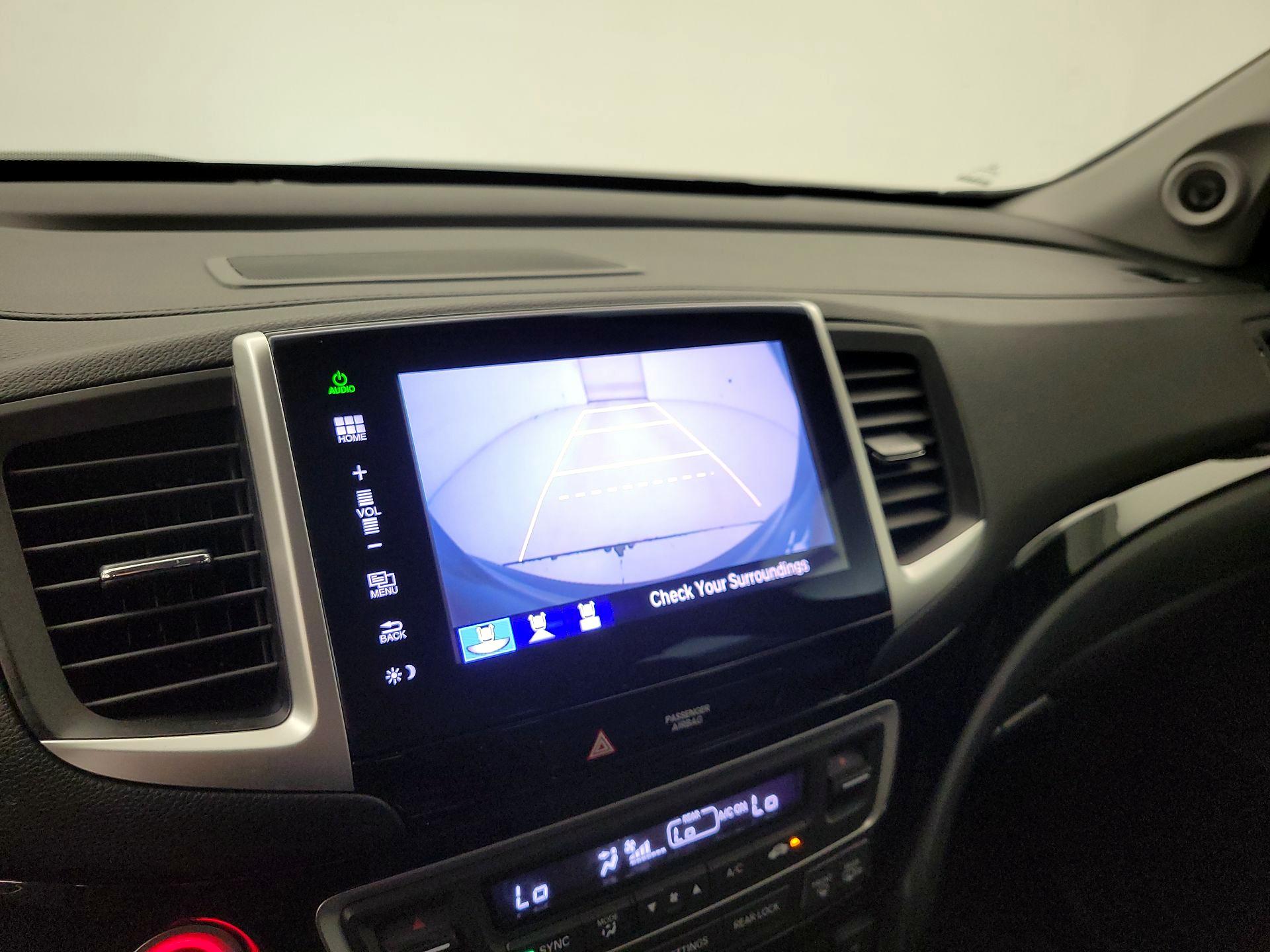 Thumbnail: 2016 Honda Pilot - 15